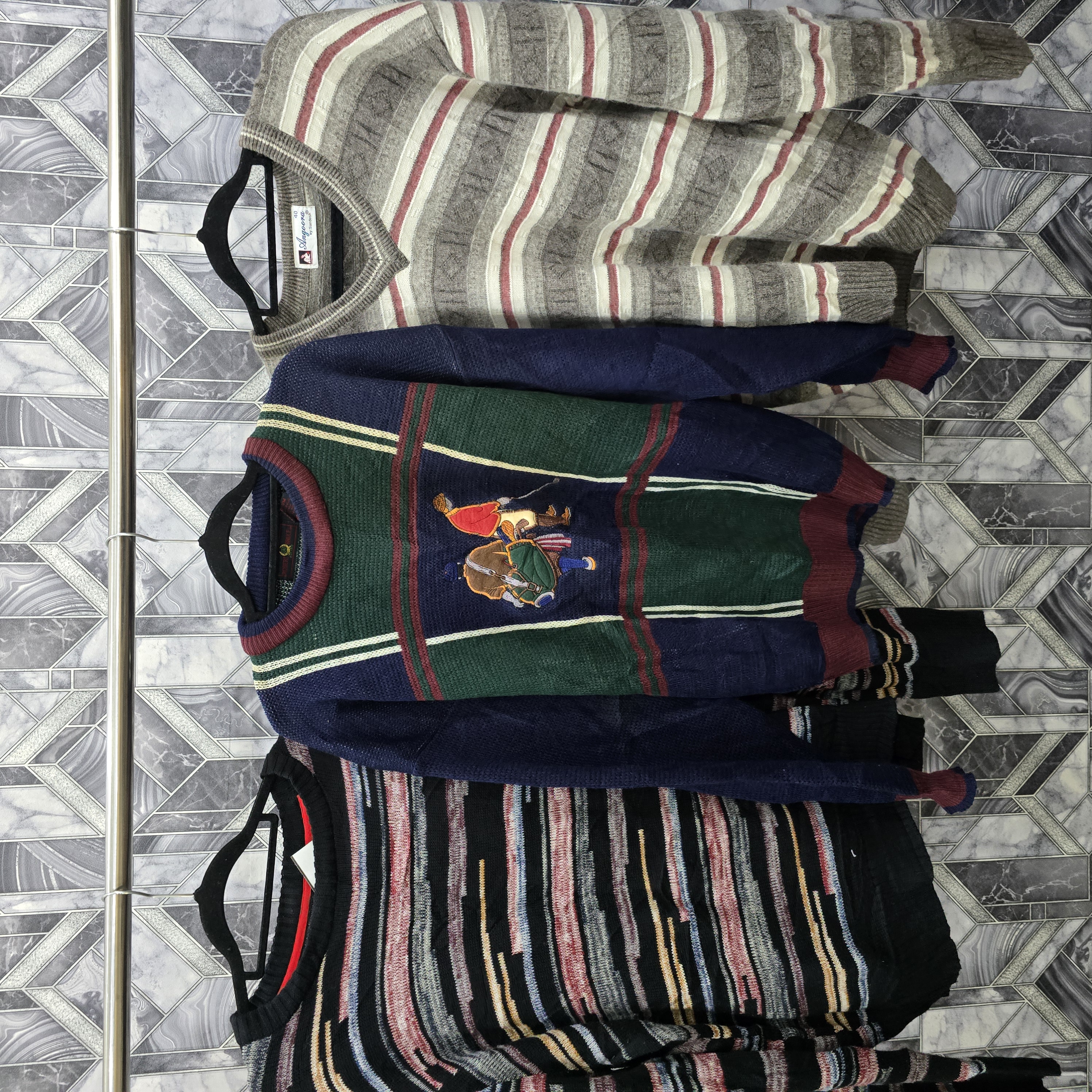 AV-0264 Unbranded Multi Colour Sweater