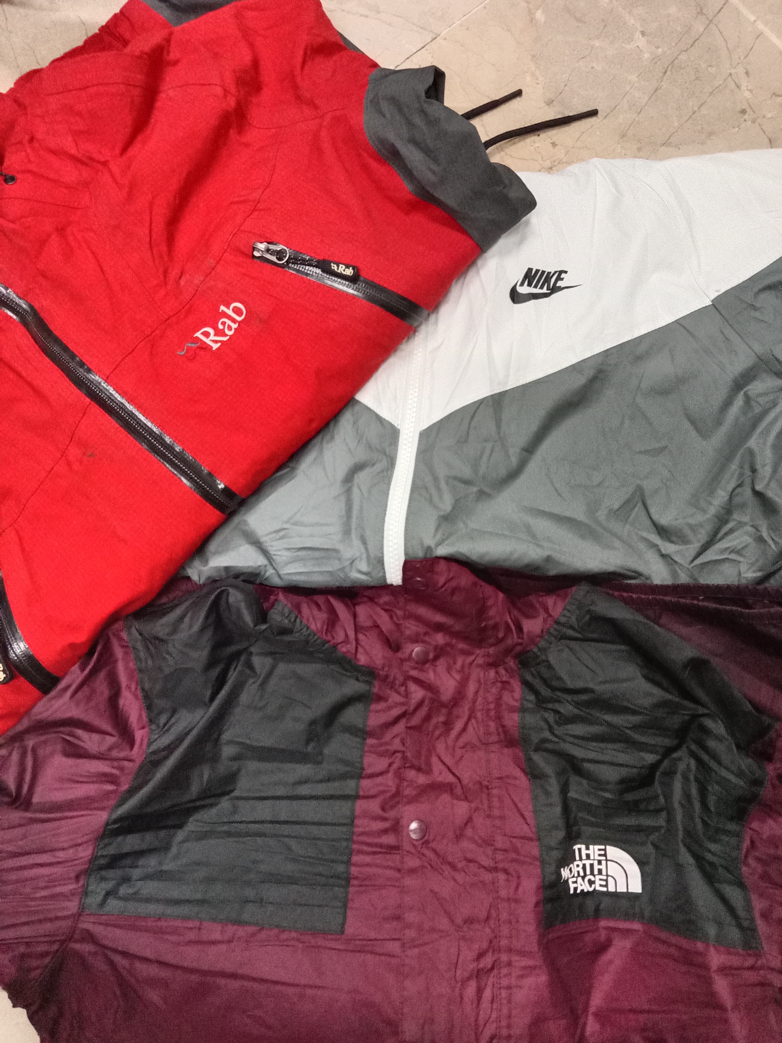 Sports windbreaker