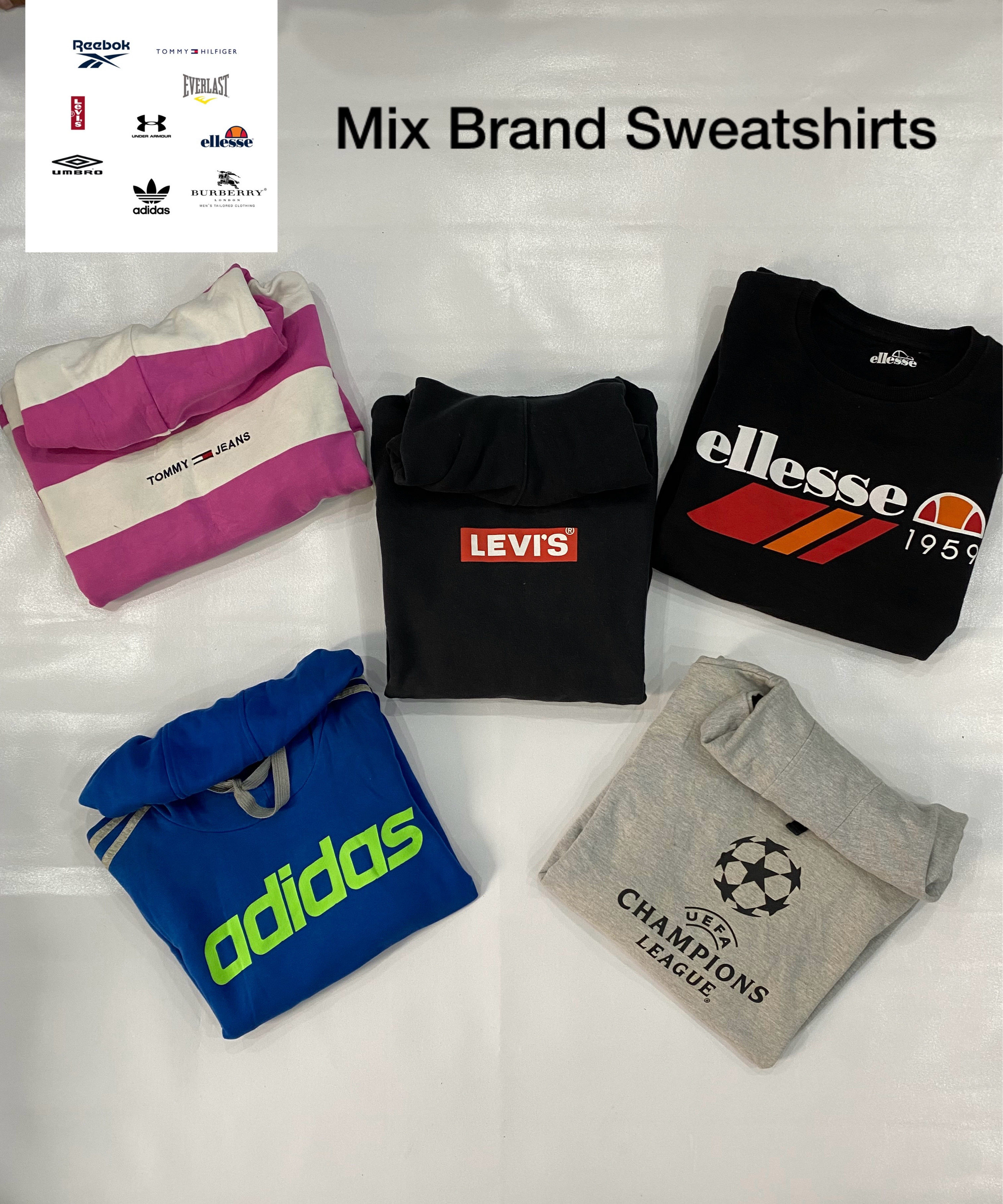 ブランドスウェットシャツとフーディ