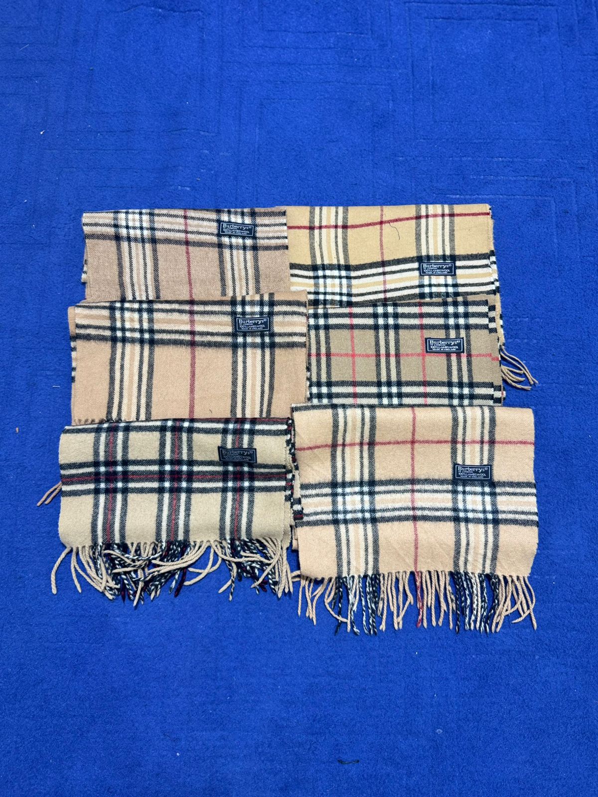 Branded Burberry scarves ks15