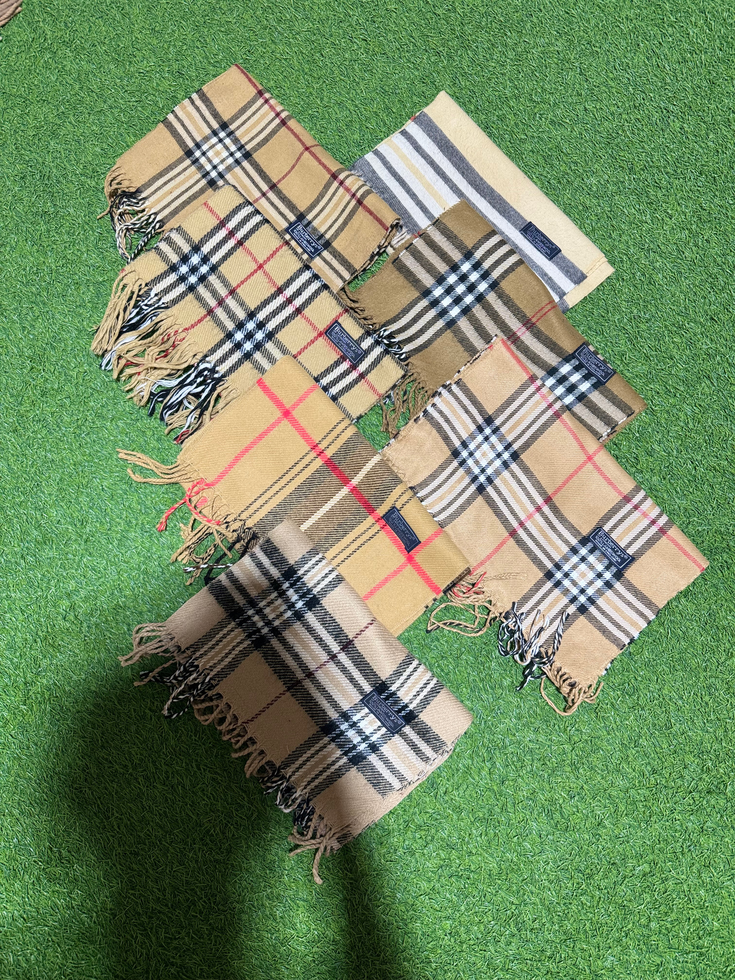 Écharpes Burberry beiges