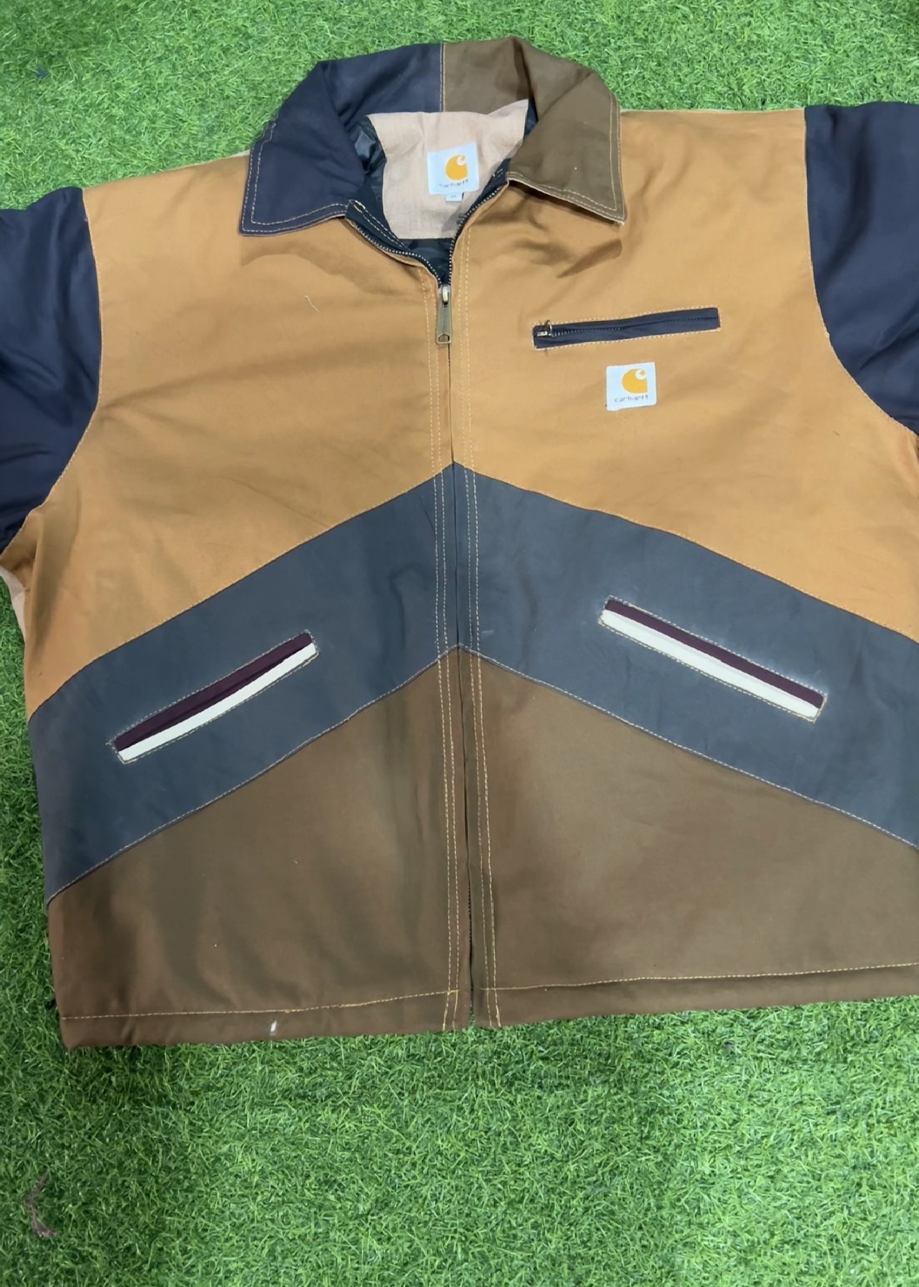 Jaqueta Carhartt Detroit estilo reworked