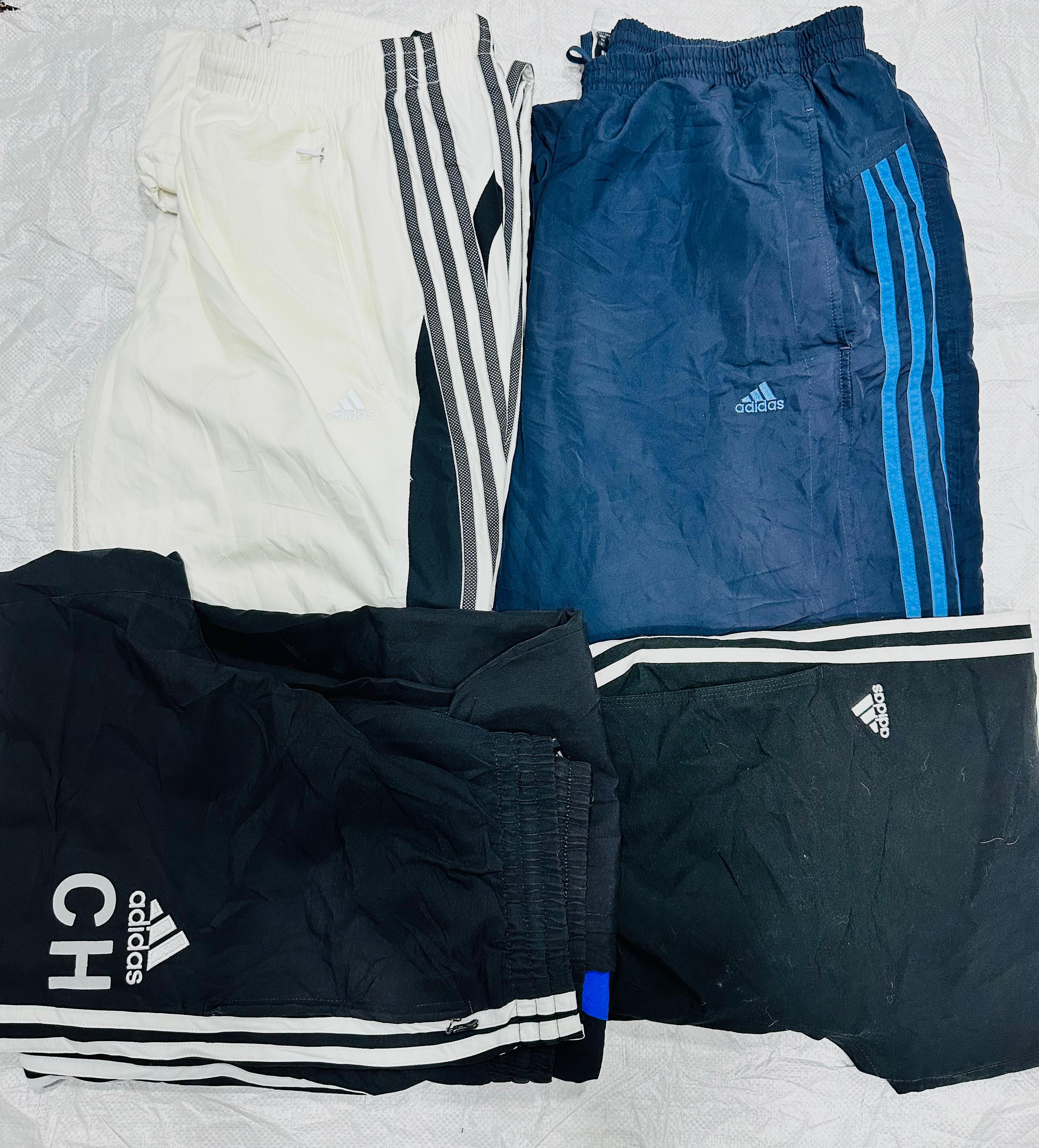 トラックパンツ