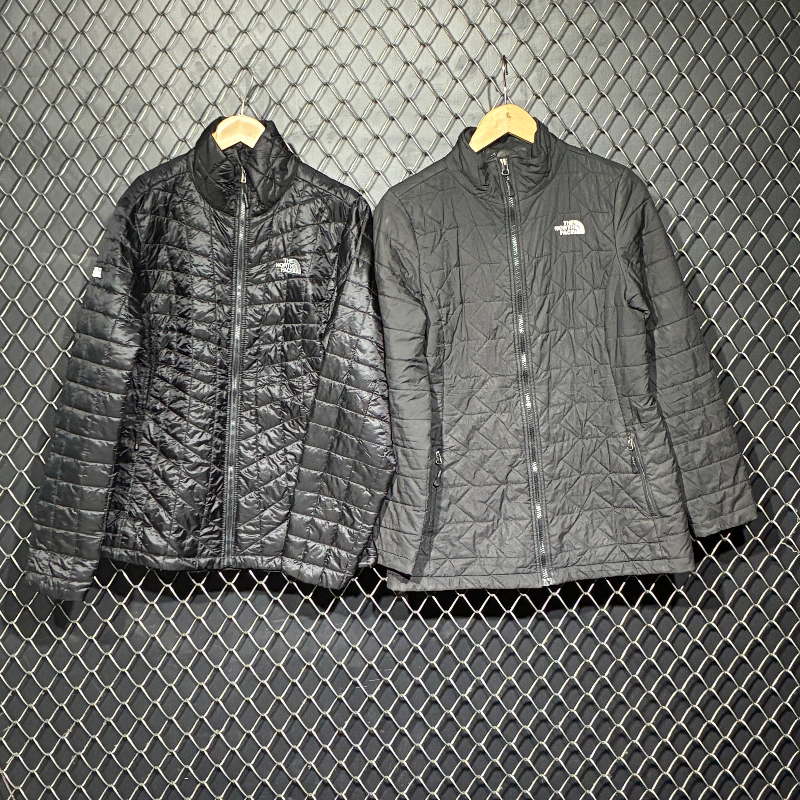 The North Face light weight puffer (FNC:1026)