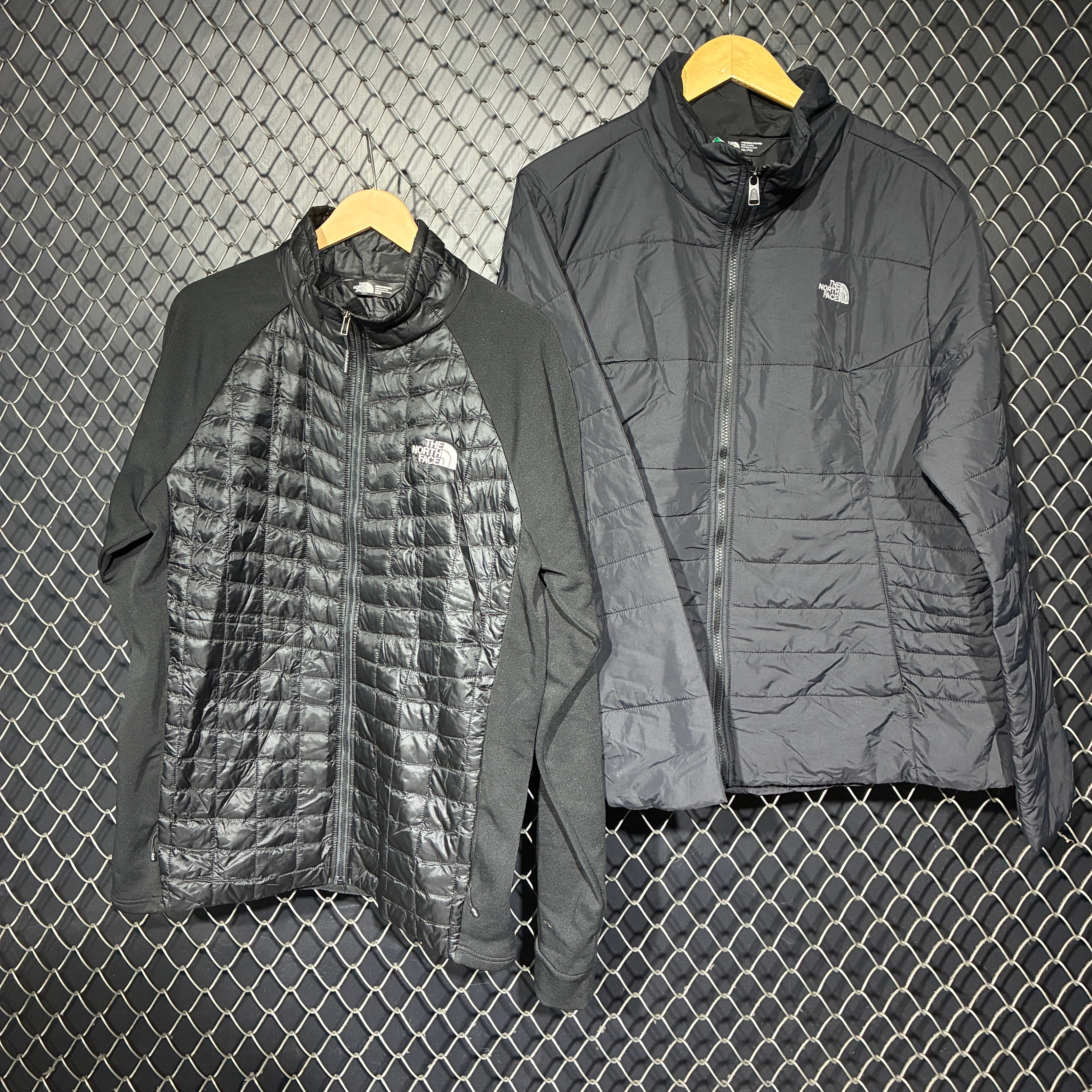 The North Face light weight puffer (FNC:1029)