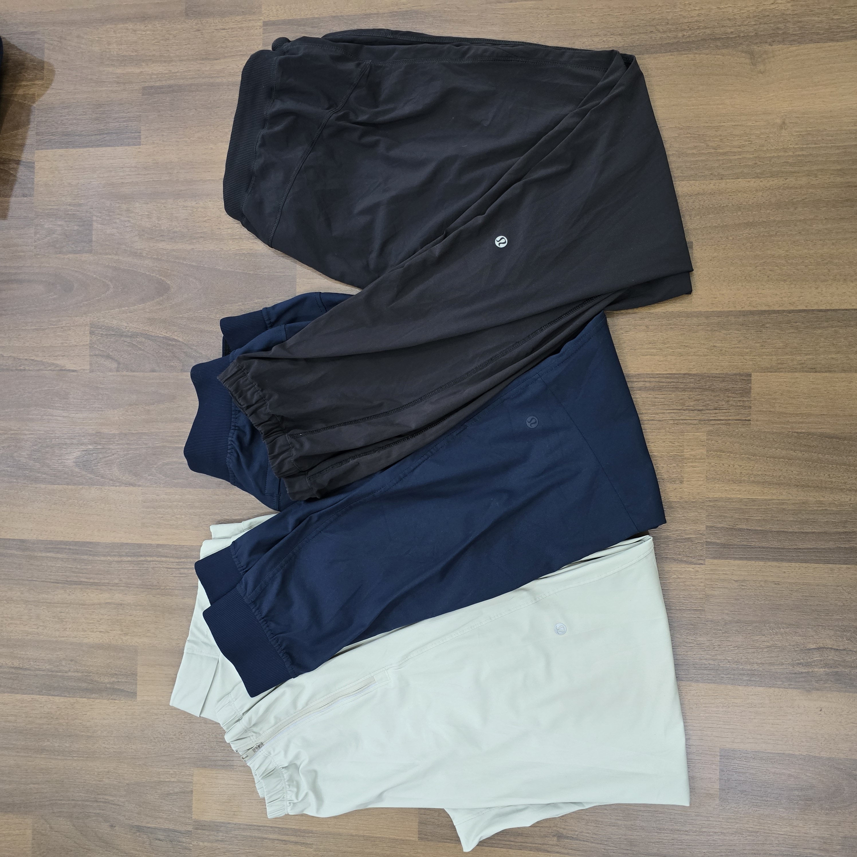 AV-0283 Lululemon Pantaloni