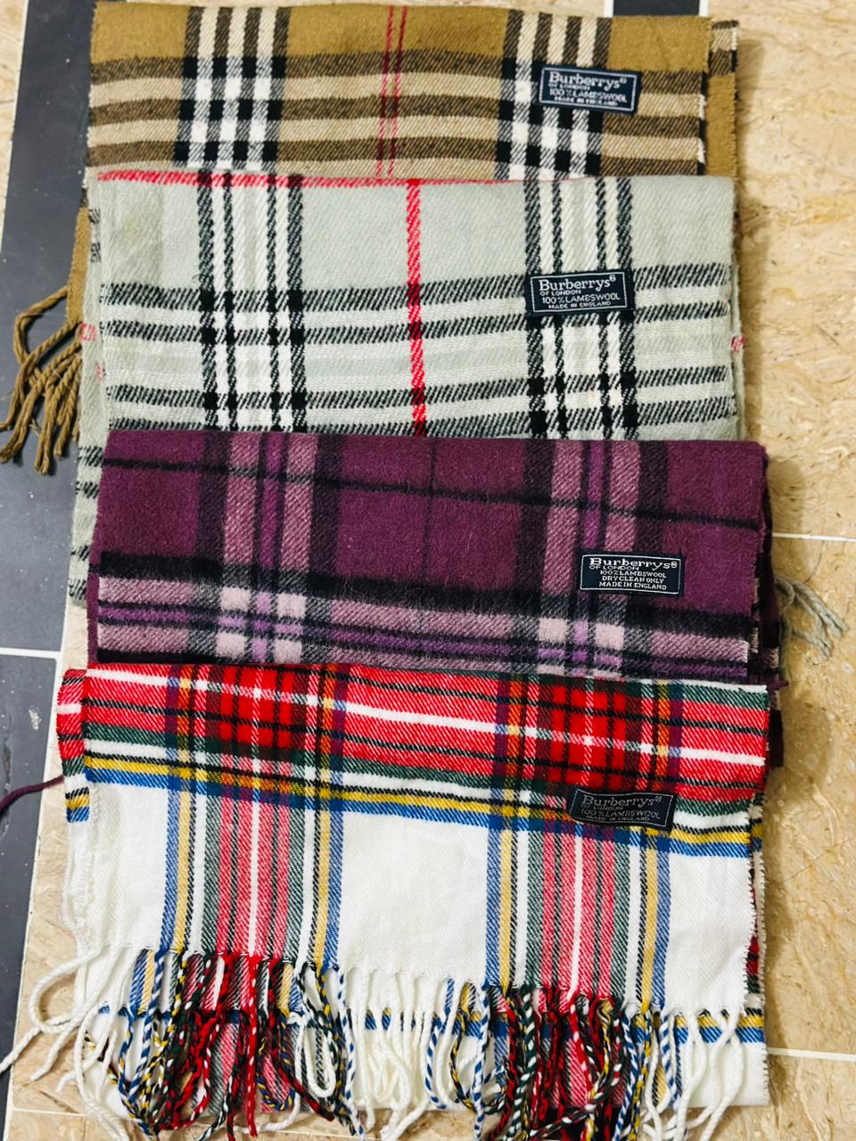 Burberry scarve