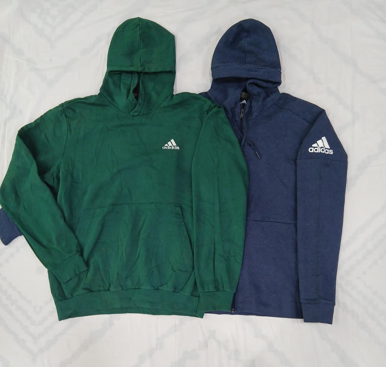 ZV0746 Adidas フーディ