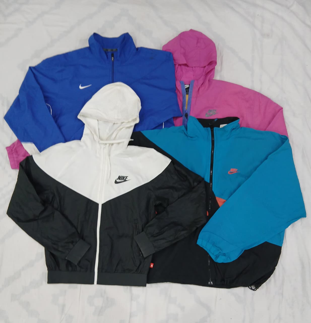 ZV0761 Nike Light Zipper
