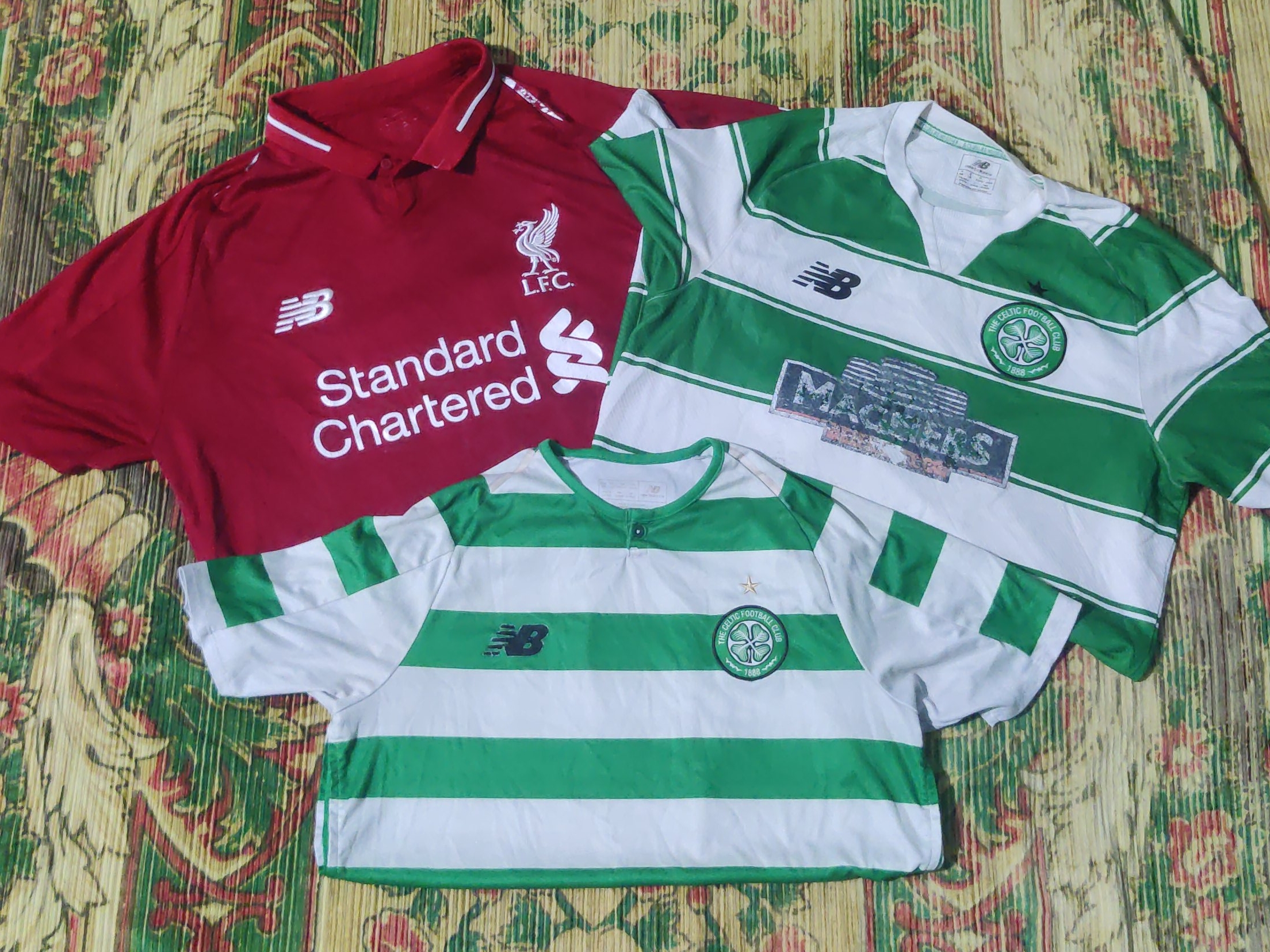 フットボールジャージ　ヴィンテージとモダン