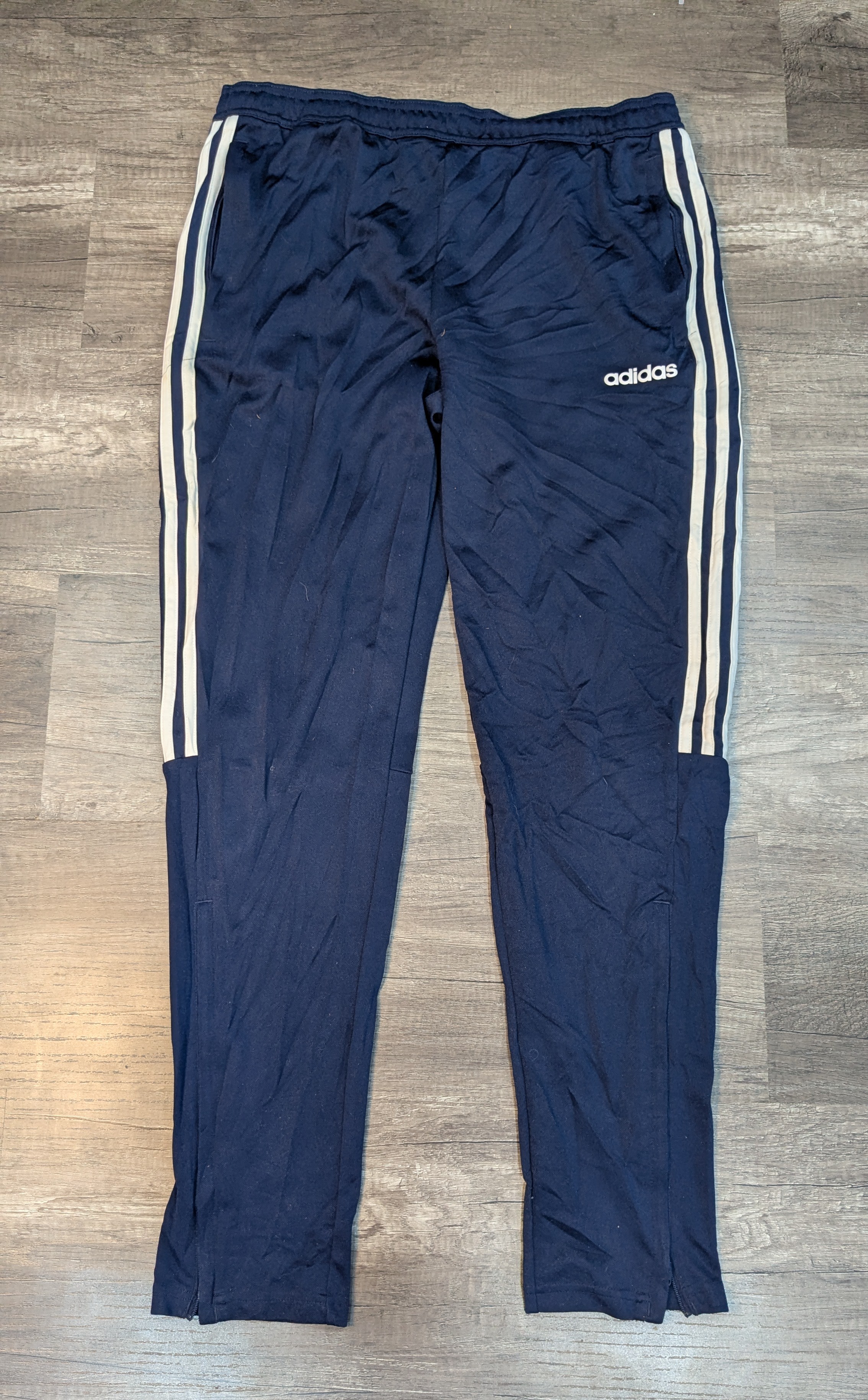 945 - Adidas トラックパンツ