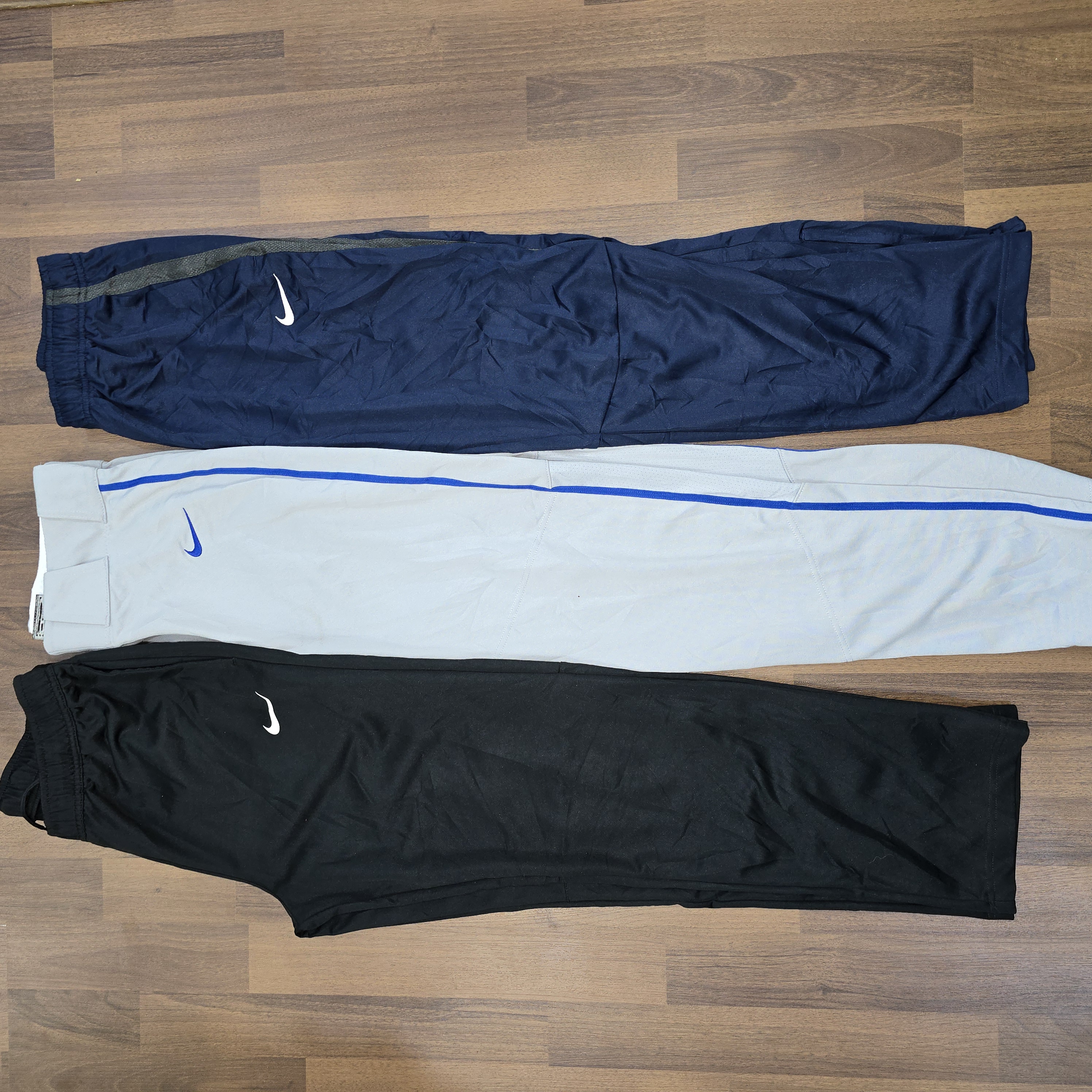 AV-0320 Nike Track Pants