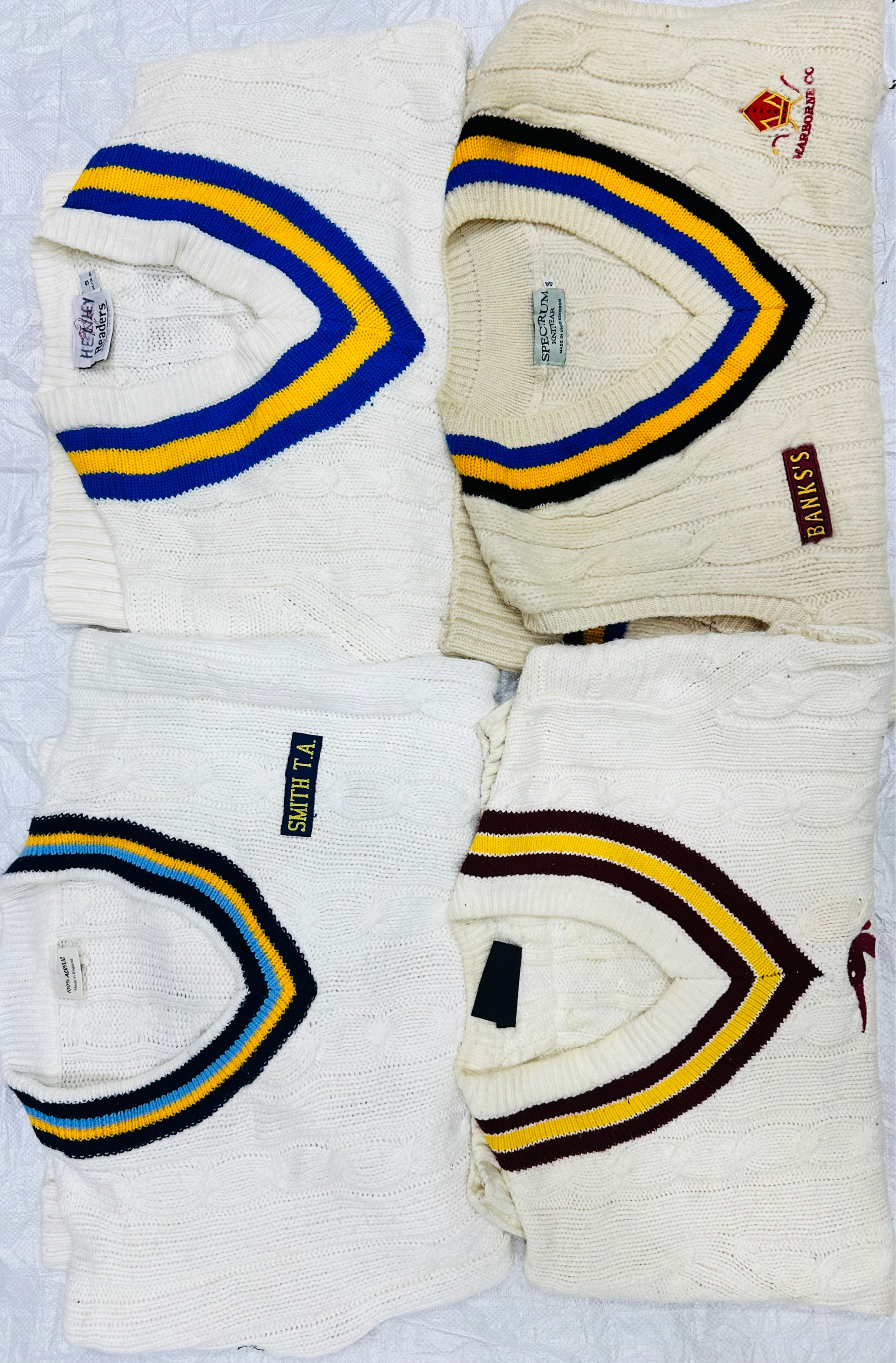 学校のセーター