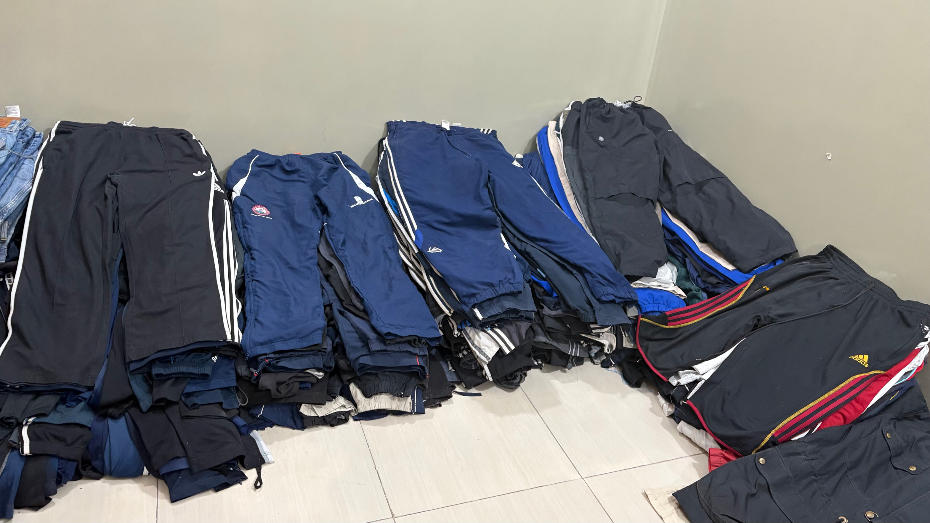 ブランドトラックパンツ