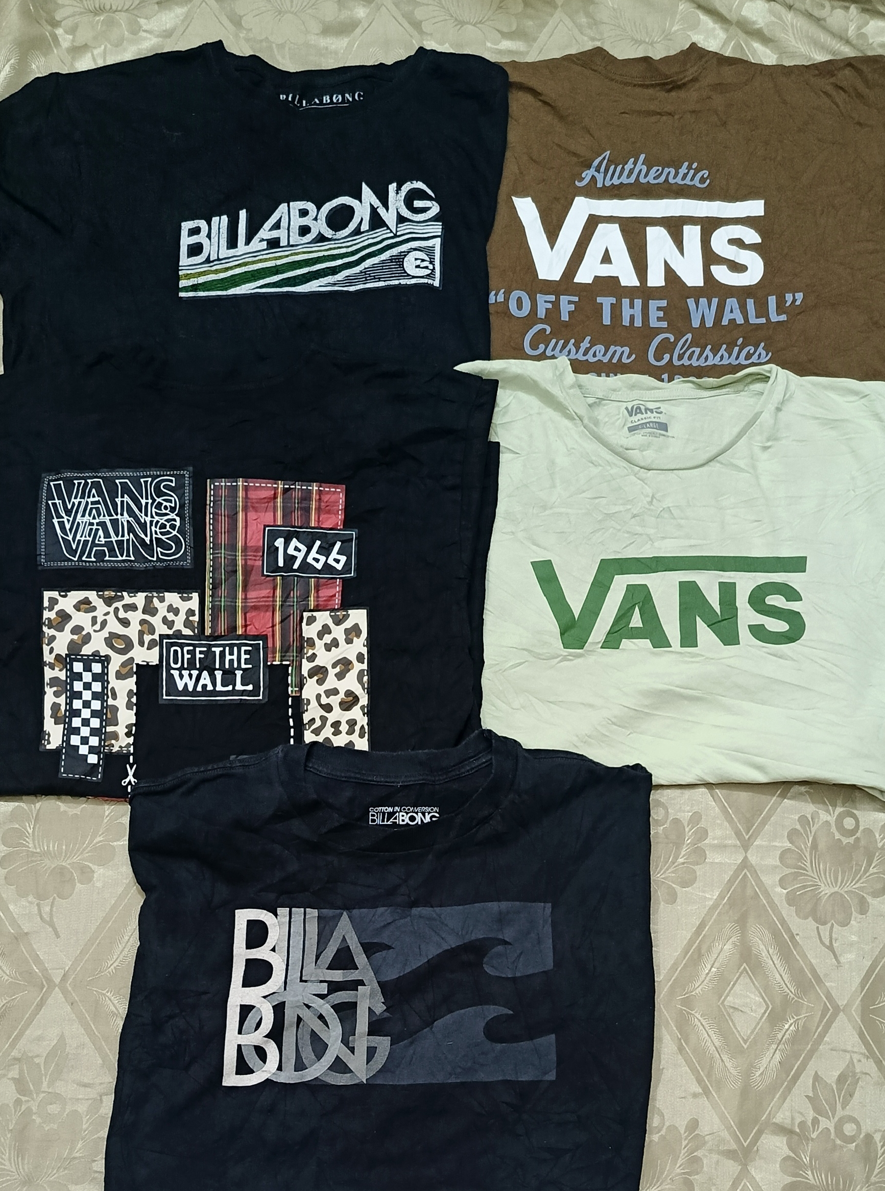 「VansとBillabongのTシャツ」