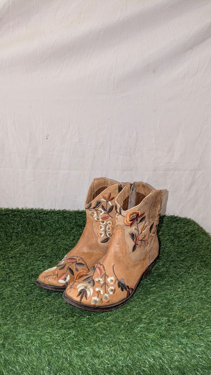 MAV#35 Ankle Boots