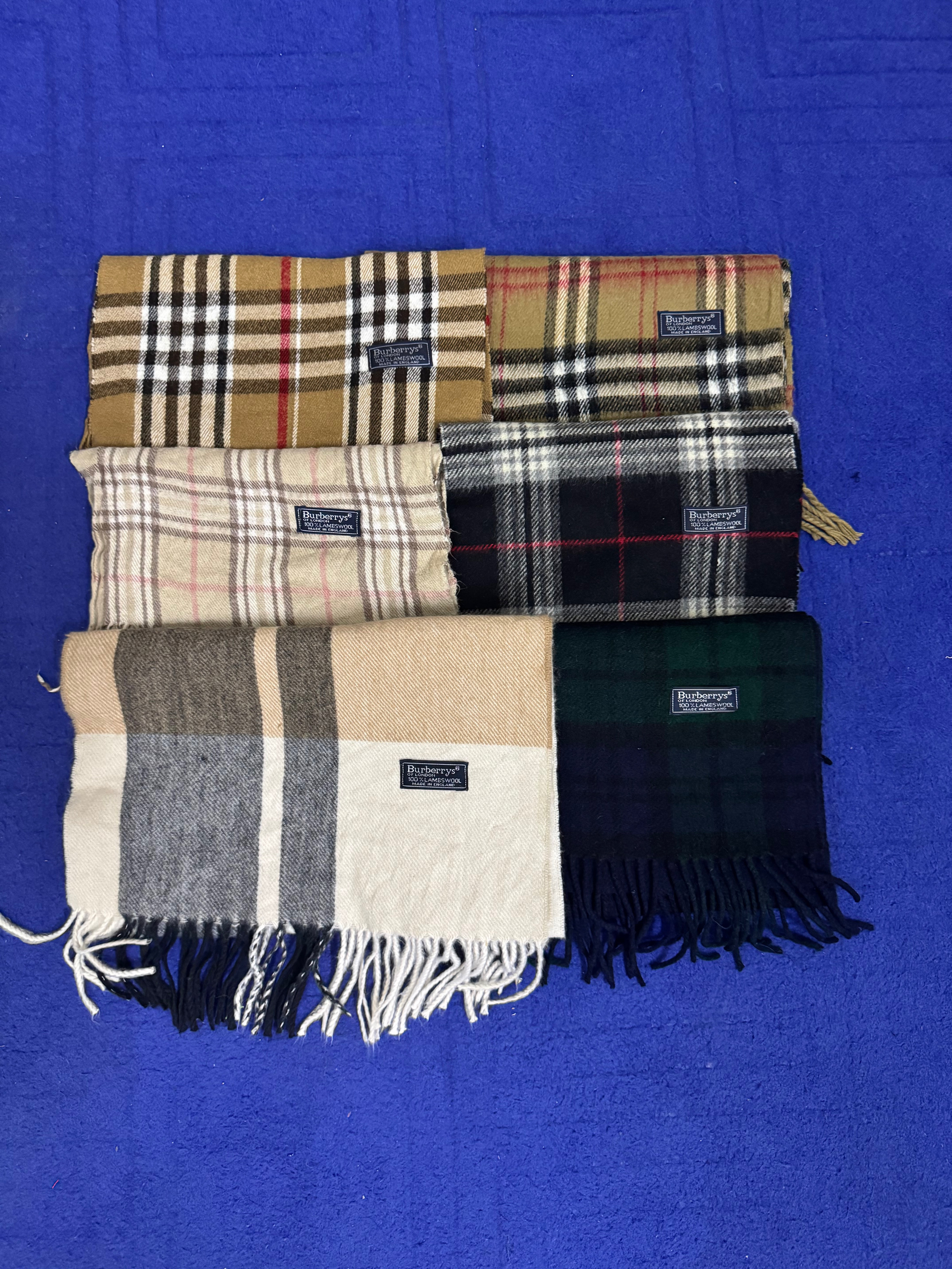ブランドのバーバリーのスカーフ