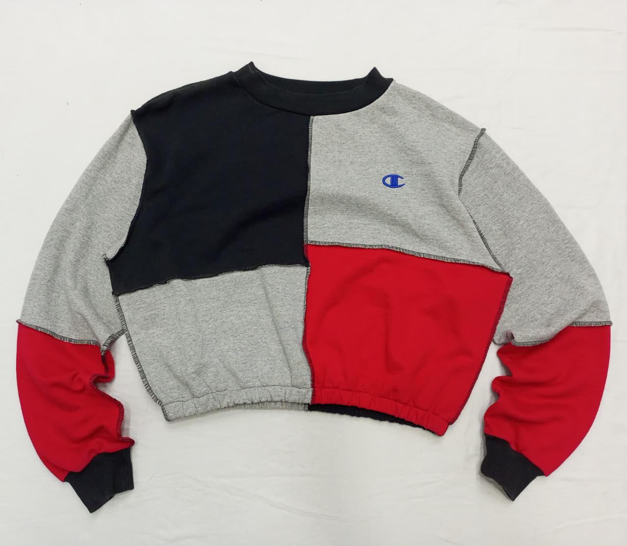 CR805 Das Upcycled Tricolor Cropped Sweatshirt