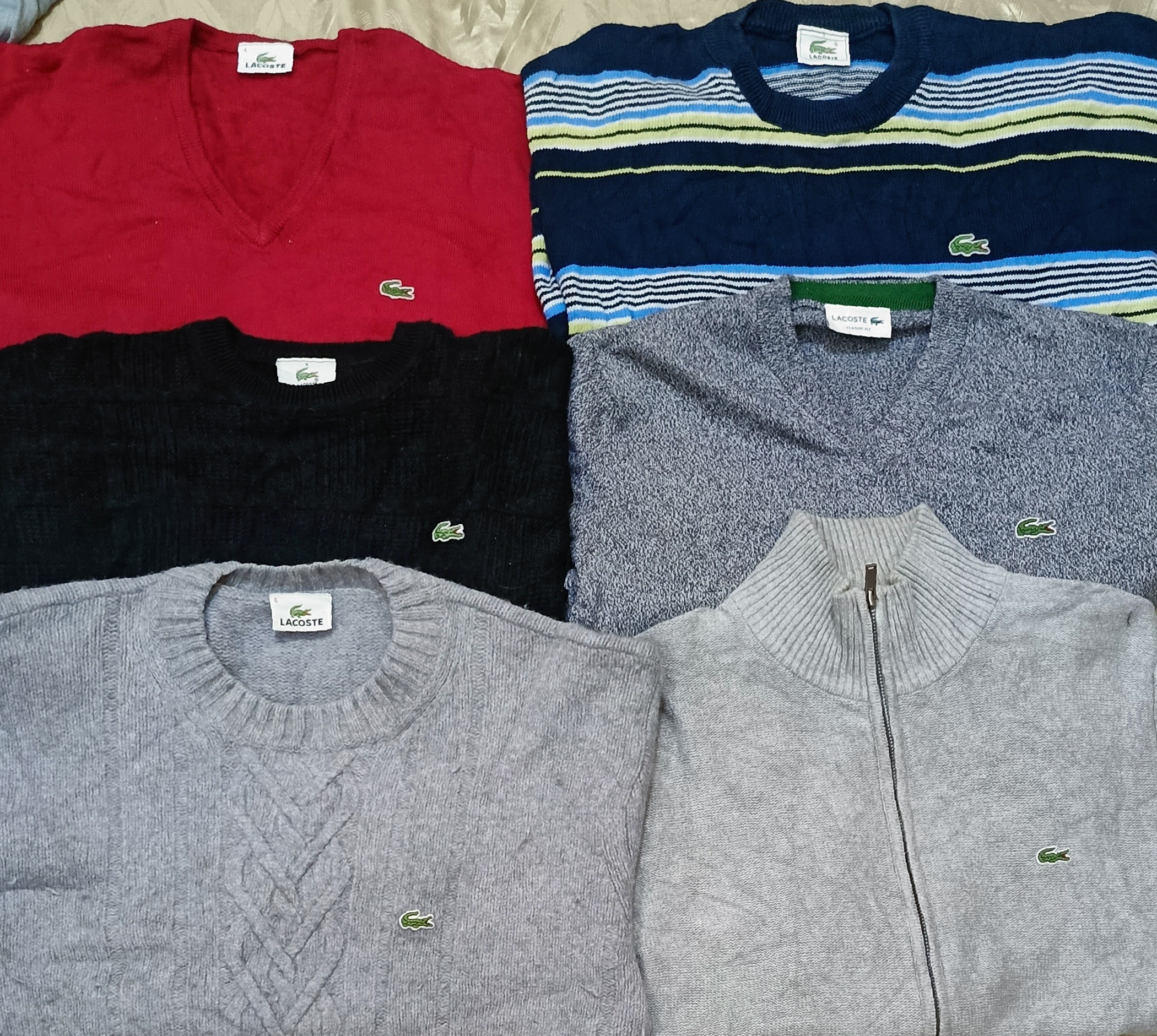 ラコステのセーター