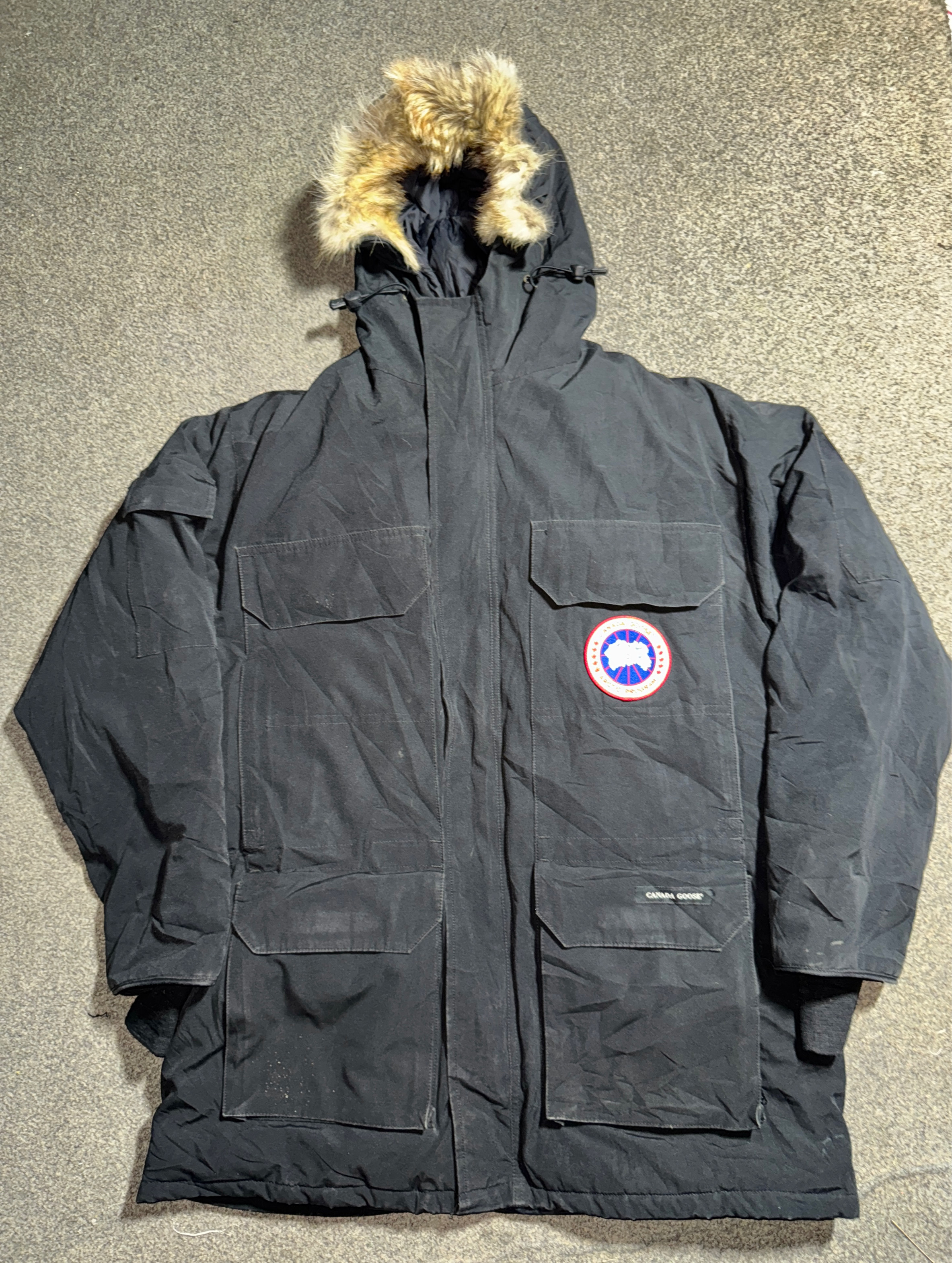 「Canada Goose & Moose Knucklesのダウンジャケット」