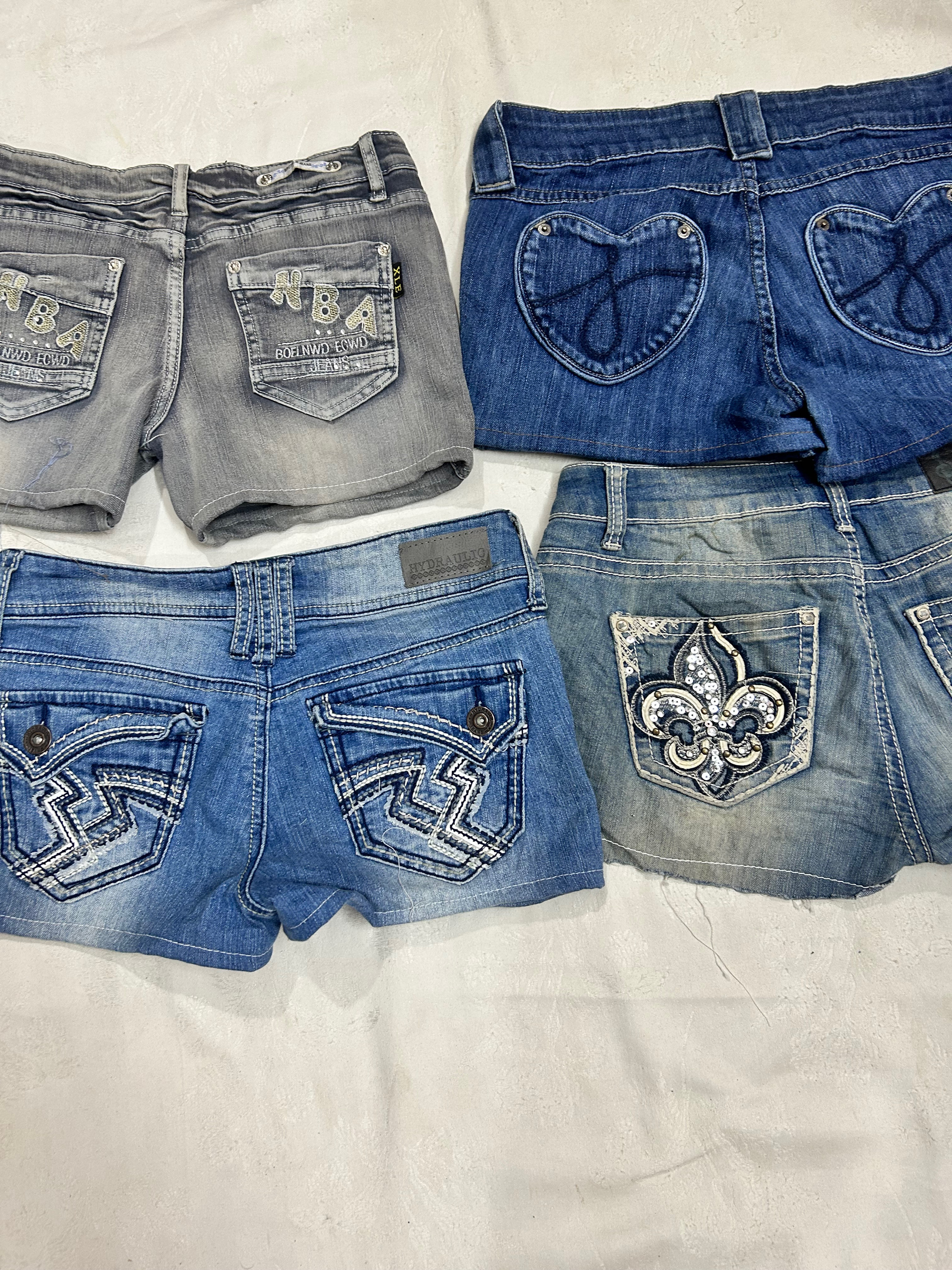 Y2k embellissements micro mini short