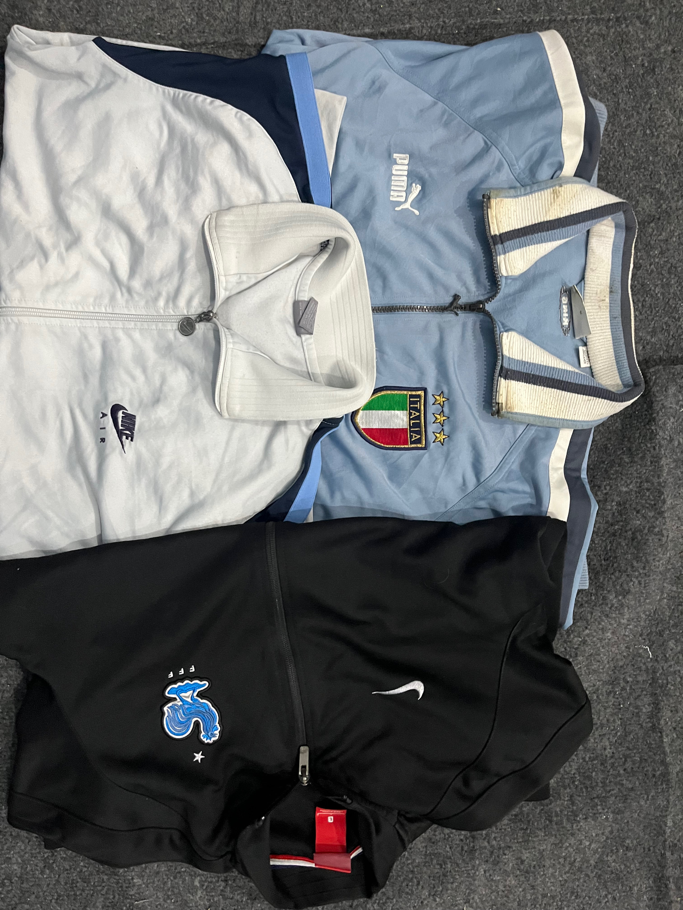 Marken-Trainingsjacke