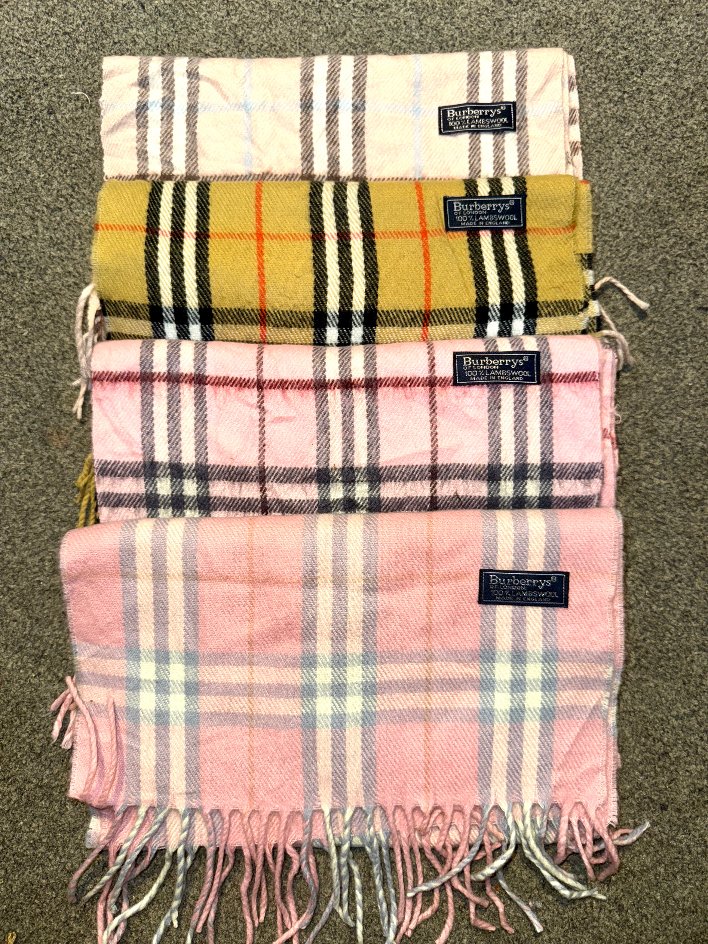 Foulard Burberry rosa, beige, azzurro