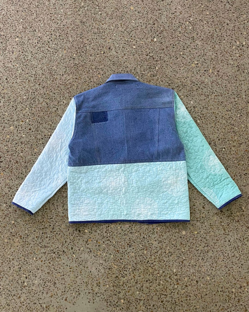 Giacca ibrida in denim riciclato e trapuntato