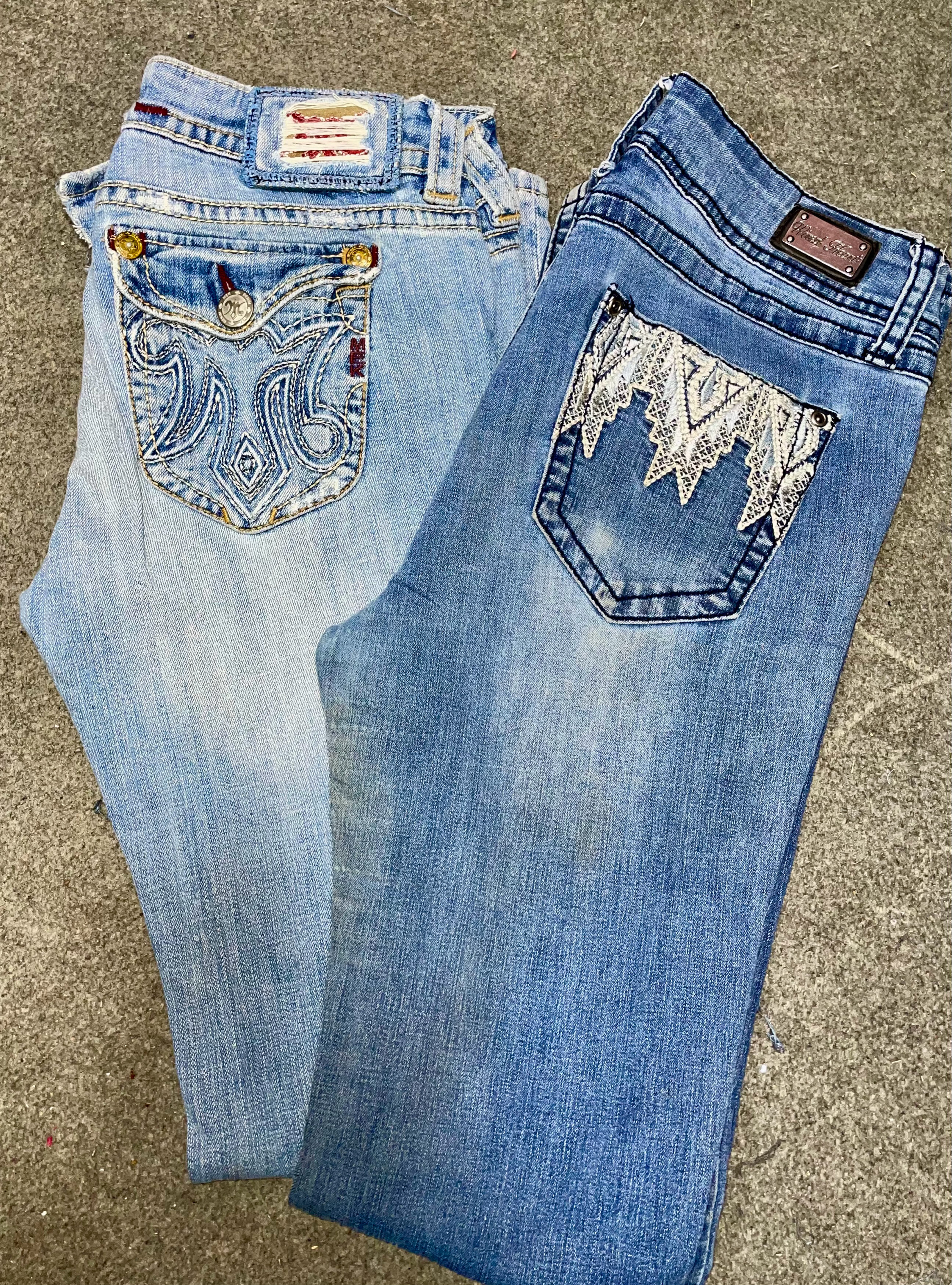 Y2k bestickte Bootcut-Jeans