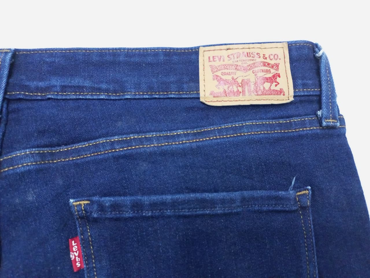 CR898 SHORTS EN DENIM UPcyclé