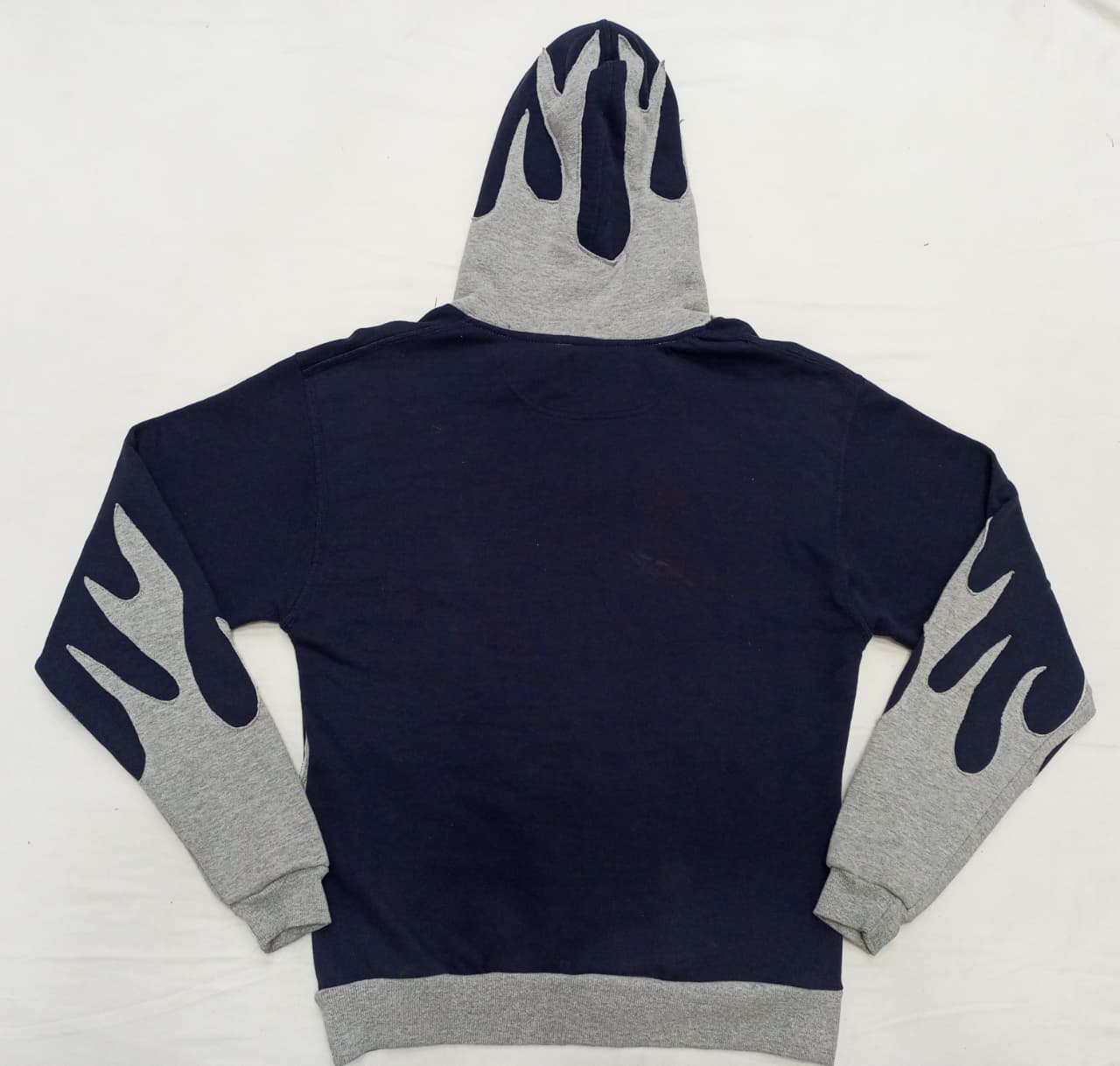 CR899 Sweat à capuche en panneau de flamme recyclé