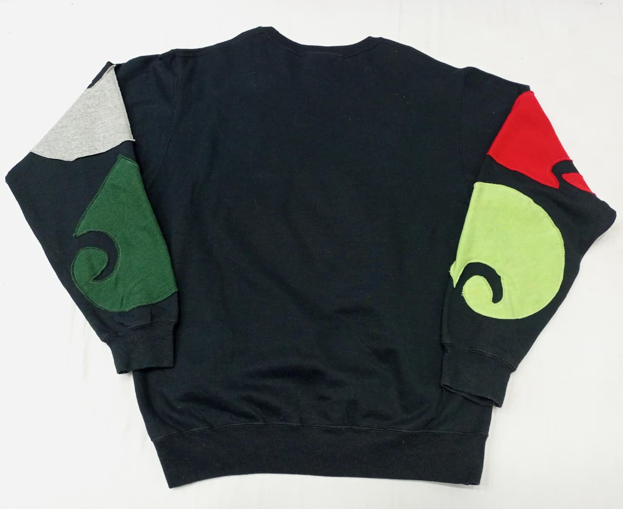 CR911 UPGEWERTETES PATCHWORK-SWEATSHIRT