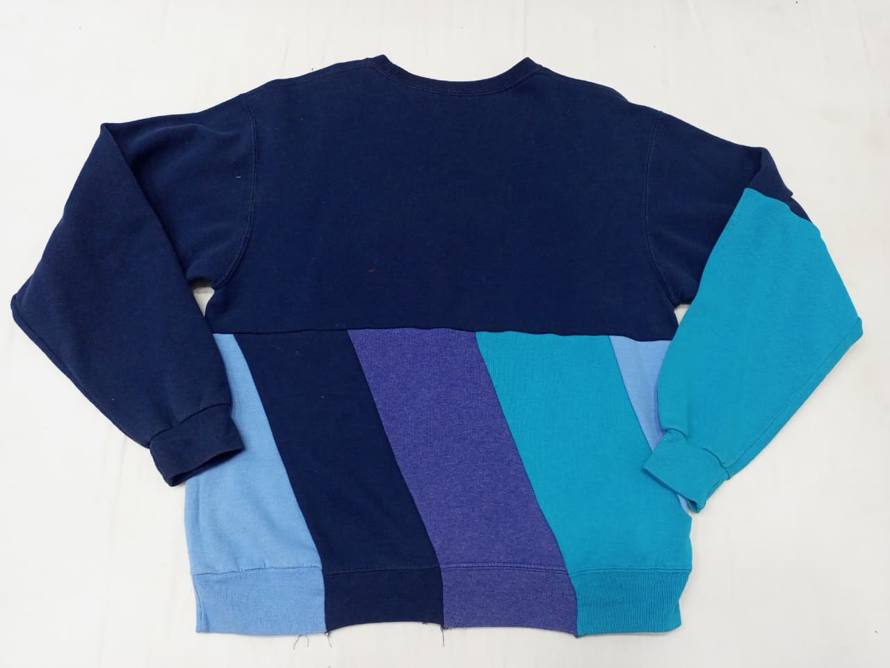 CR912 UPCYCLED PATCHWORK SWEATSHIRT