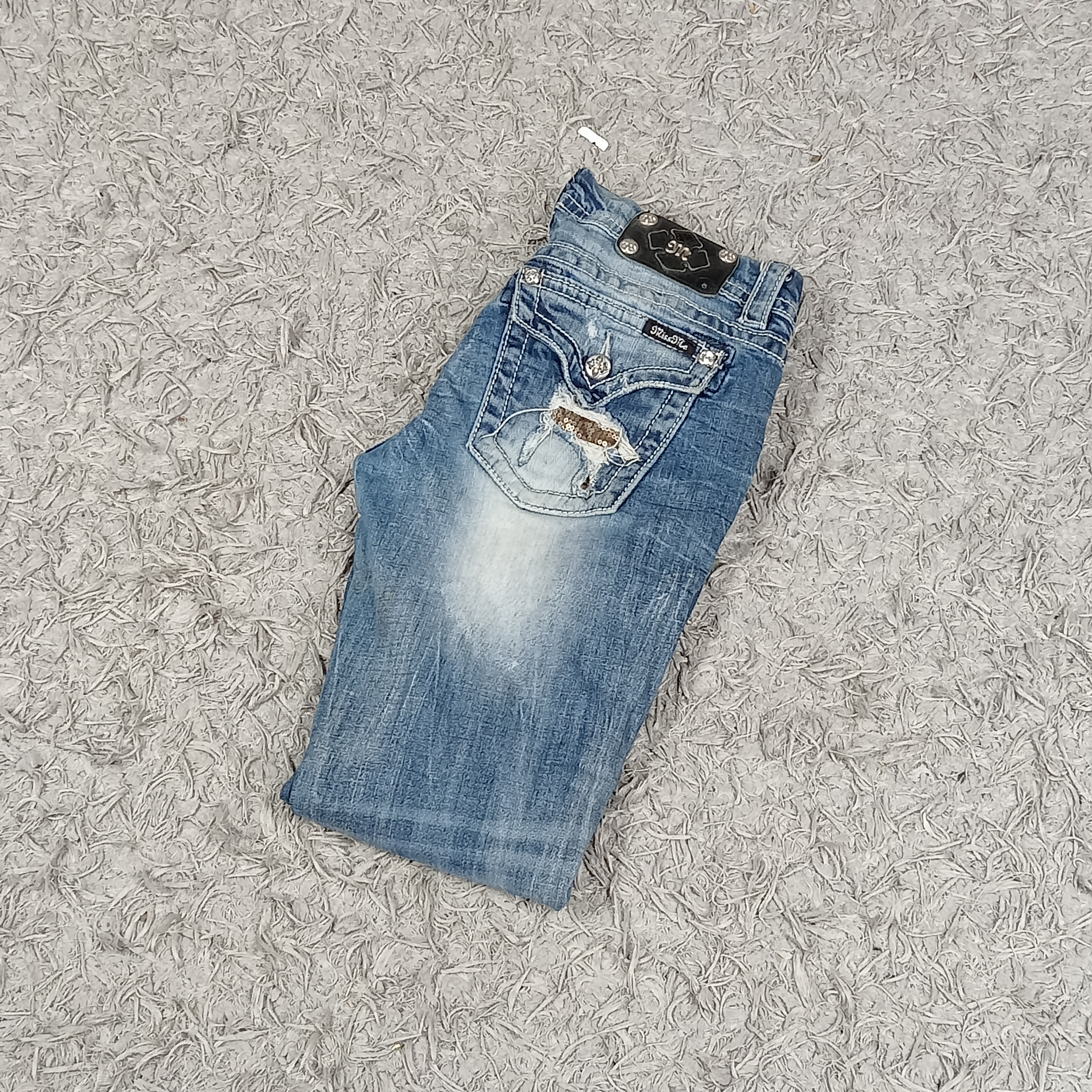 TRUE RELIGION, MISS ME & ROCK REVIVAL JEANS EN DENIM & SHORTS