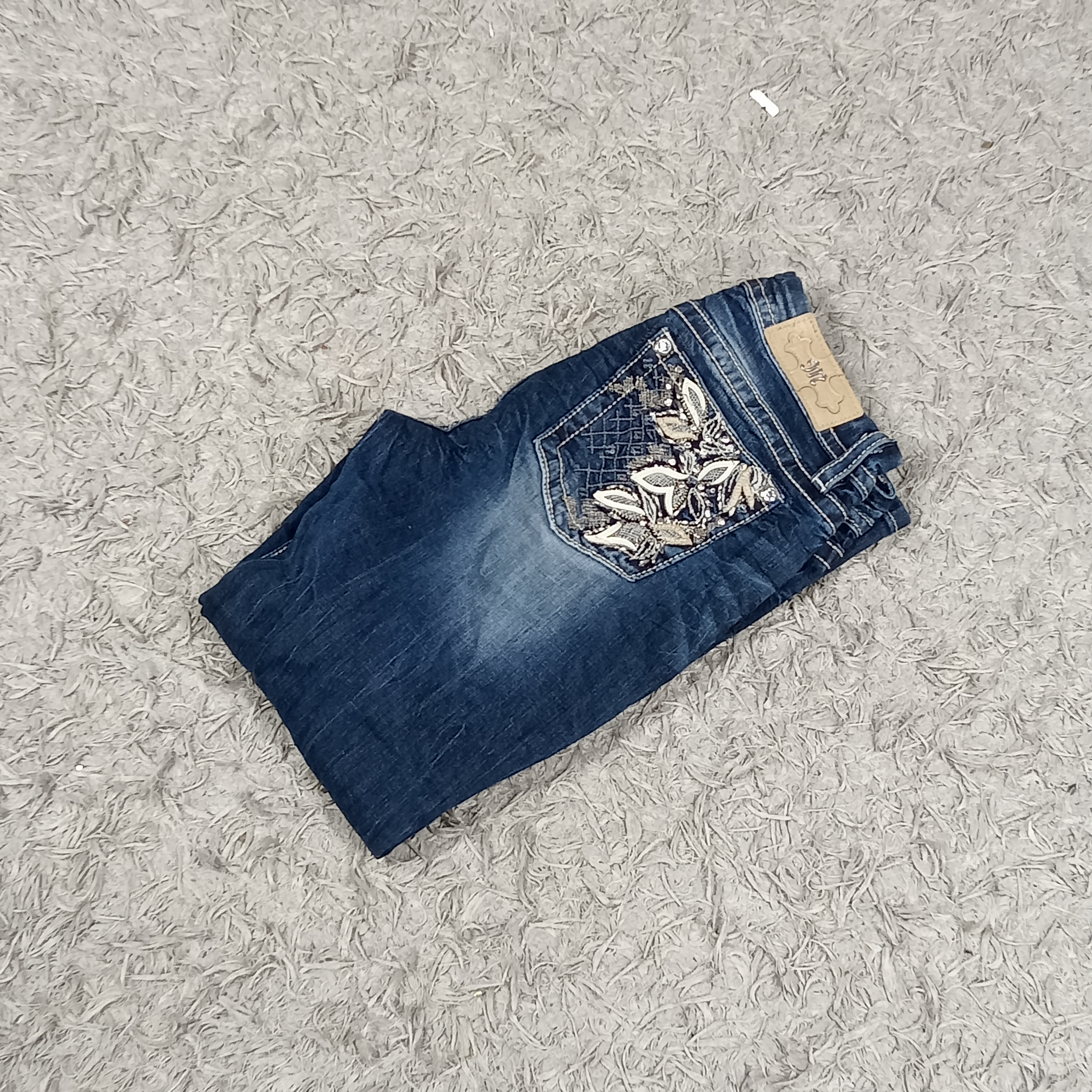 TRUE RELIGION, MISS ME & ROCK REVIVAL JEANS EN DENIM