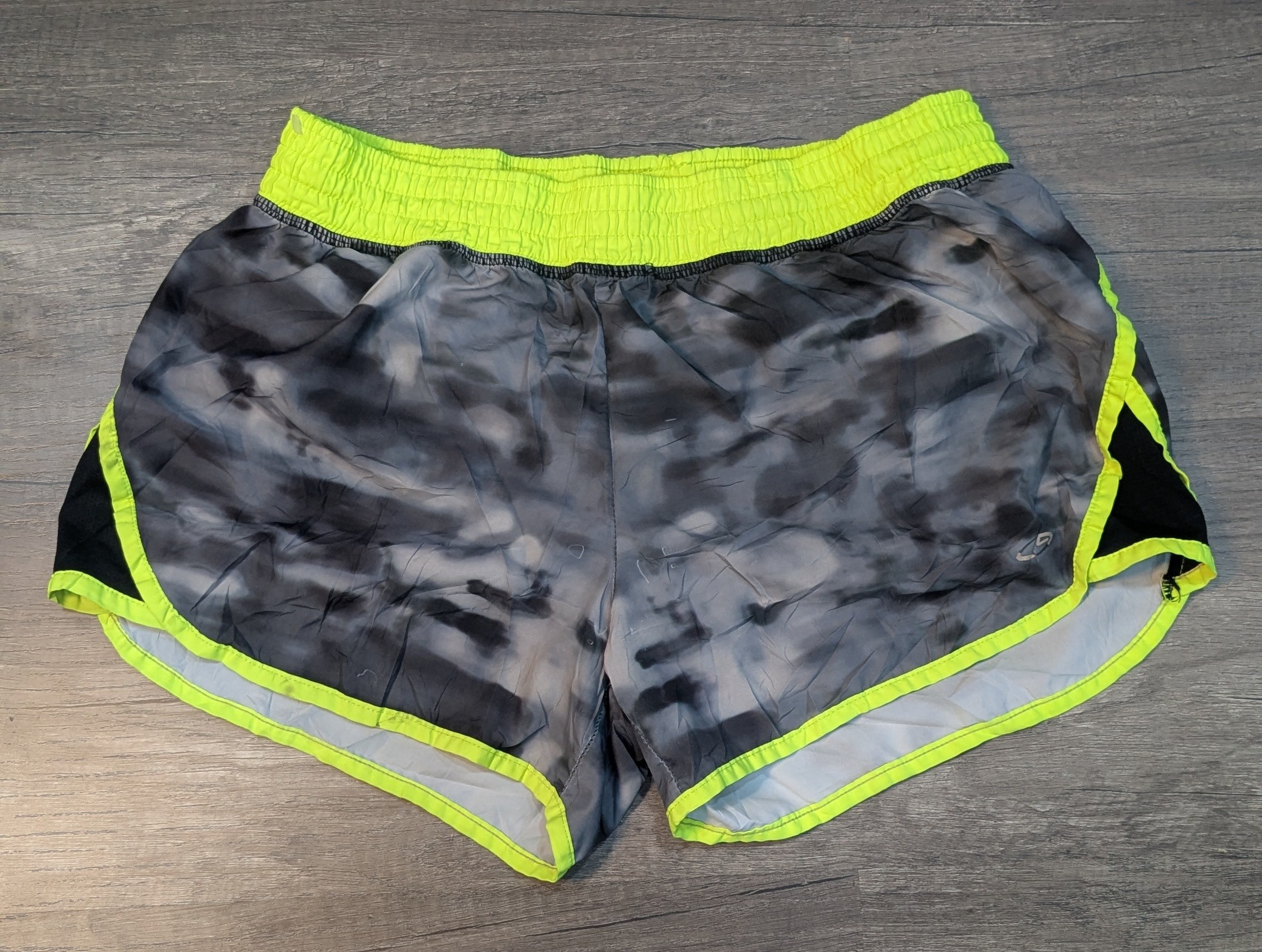 4050 - Vintage Style Mix Branded Shorts