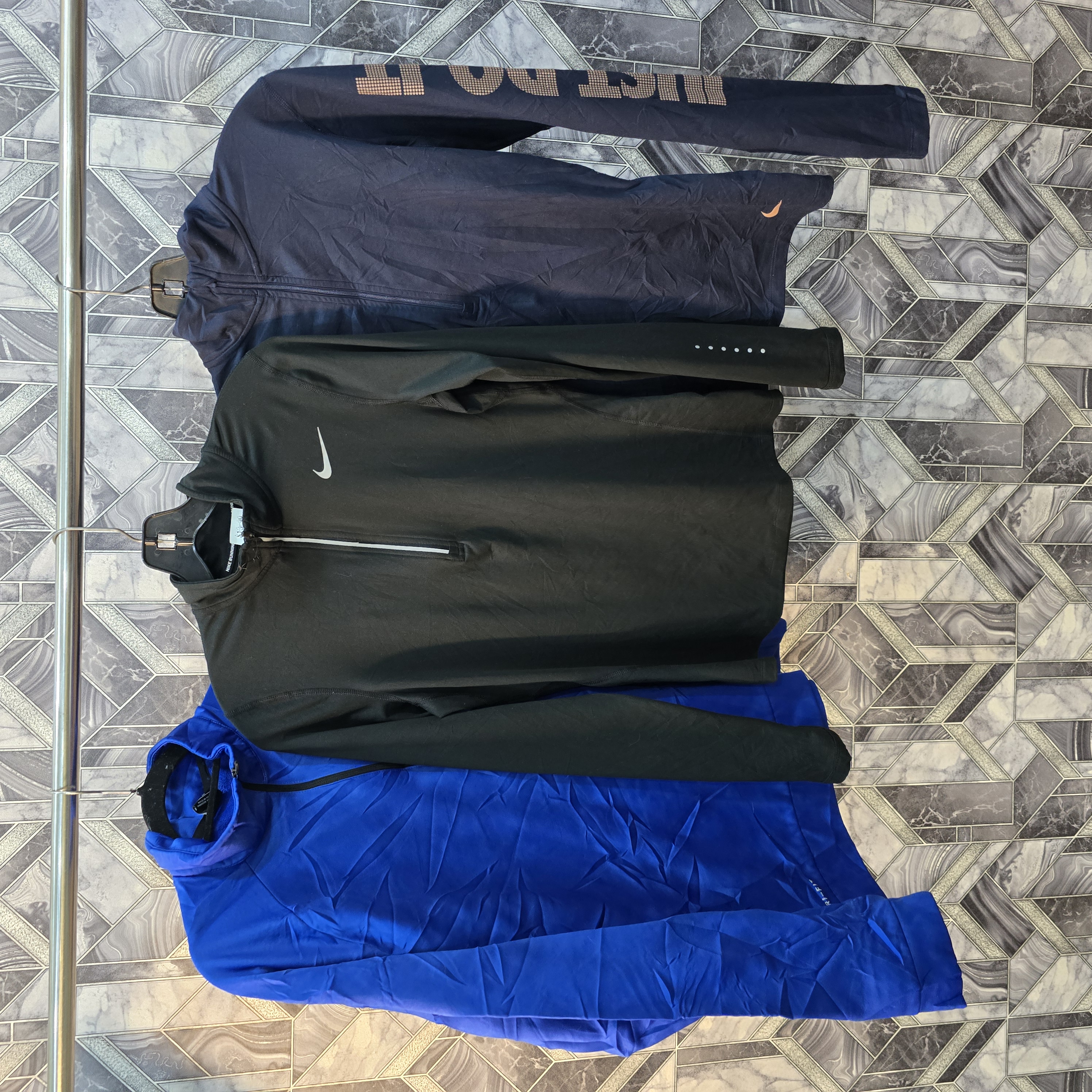 AV-0372 Nike Track Tops