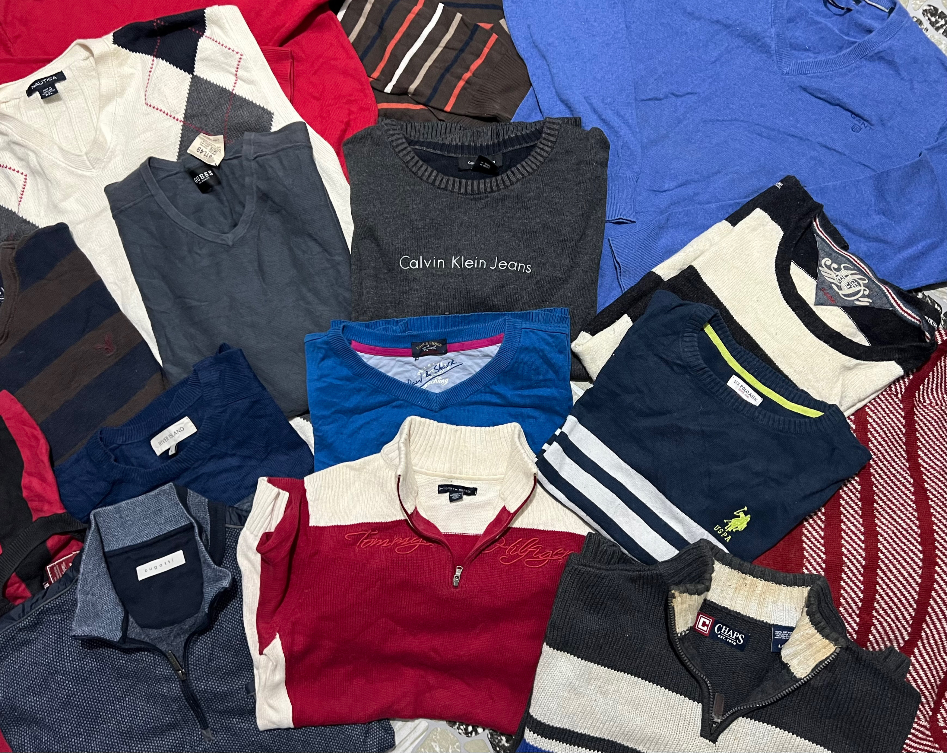 ヴィンテージブランドのセーターをミックス