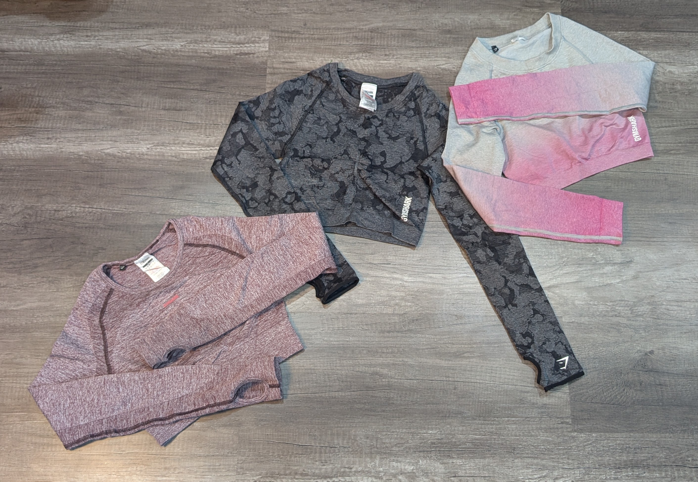 1081 - Gymshark Cropped Tops