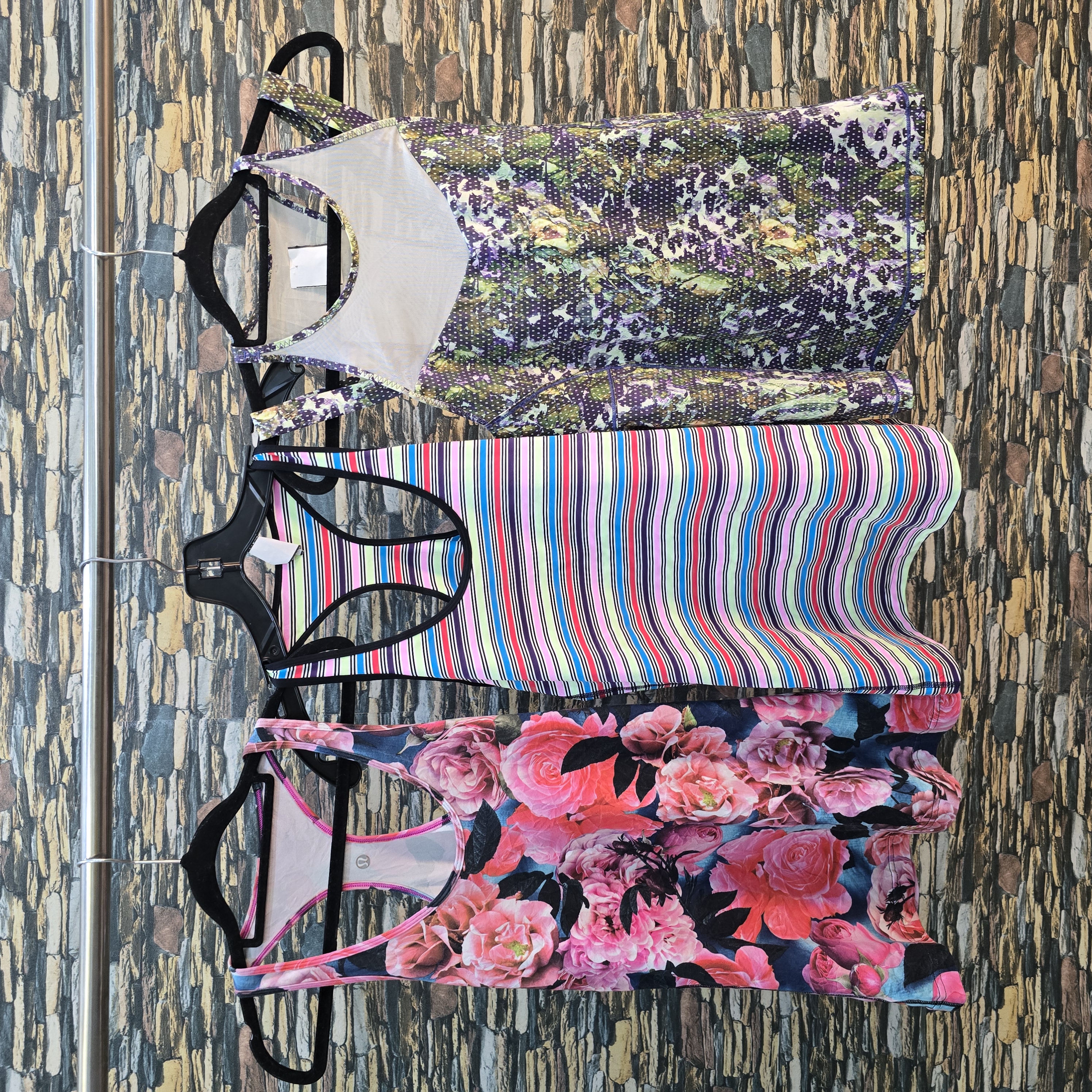 AV-0381 Lululemon Tank Tops