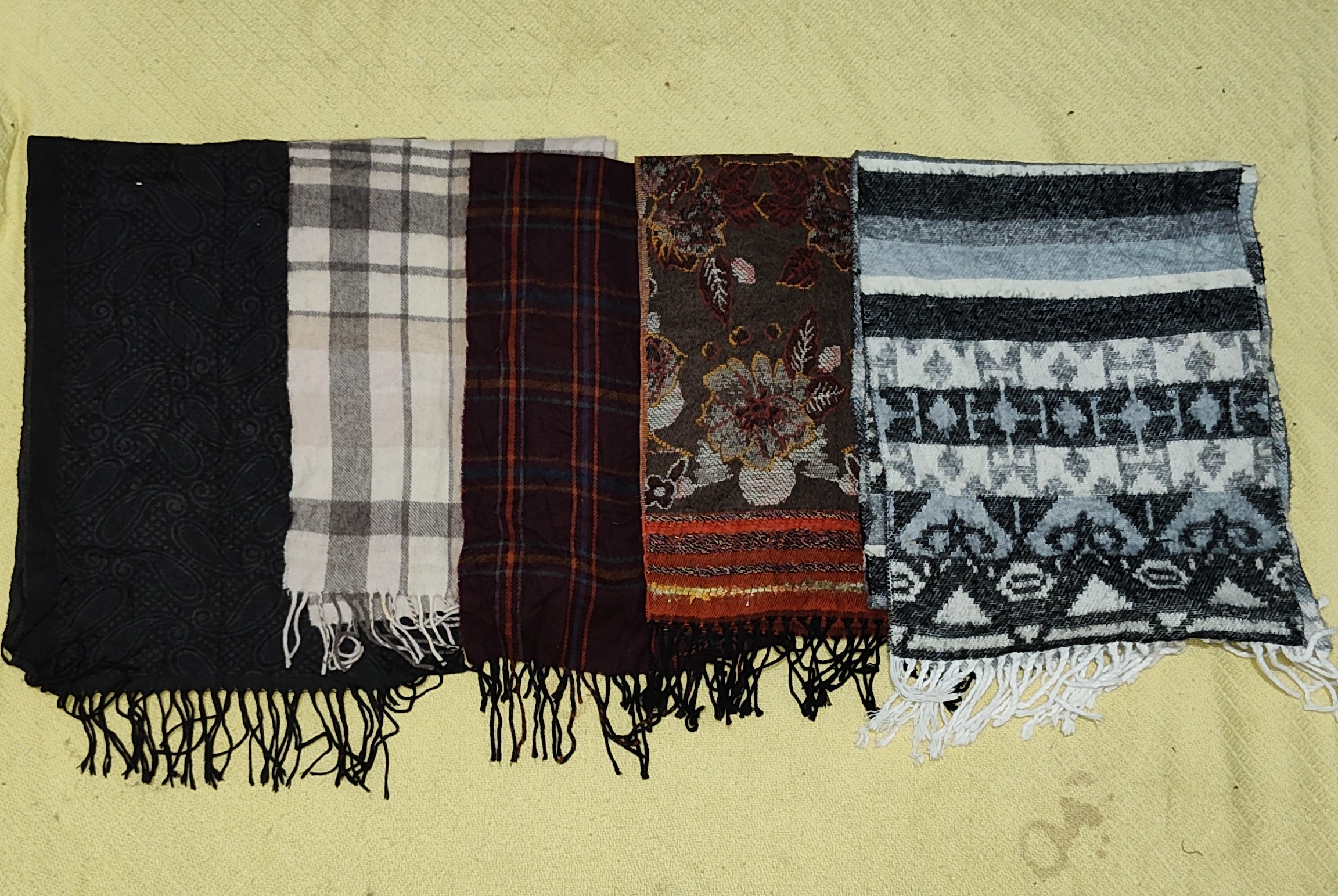 Pattern / check Scarves