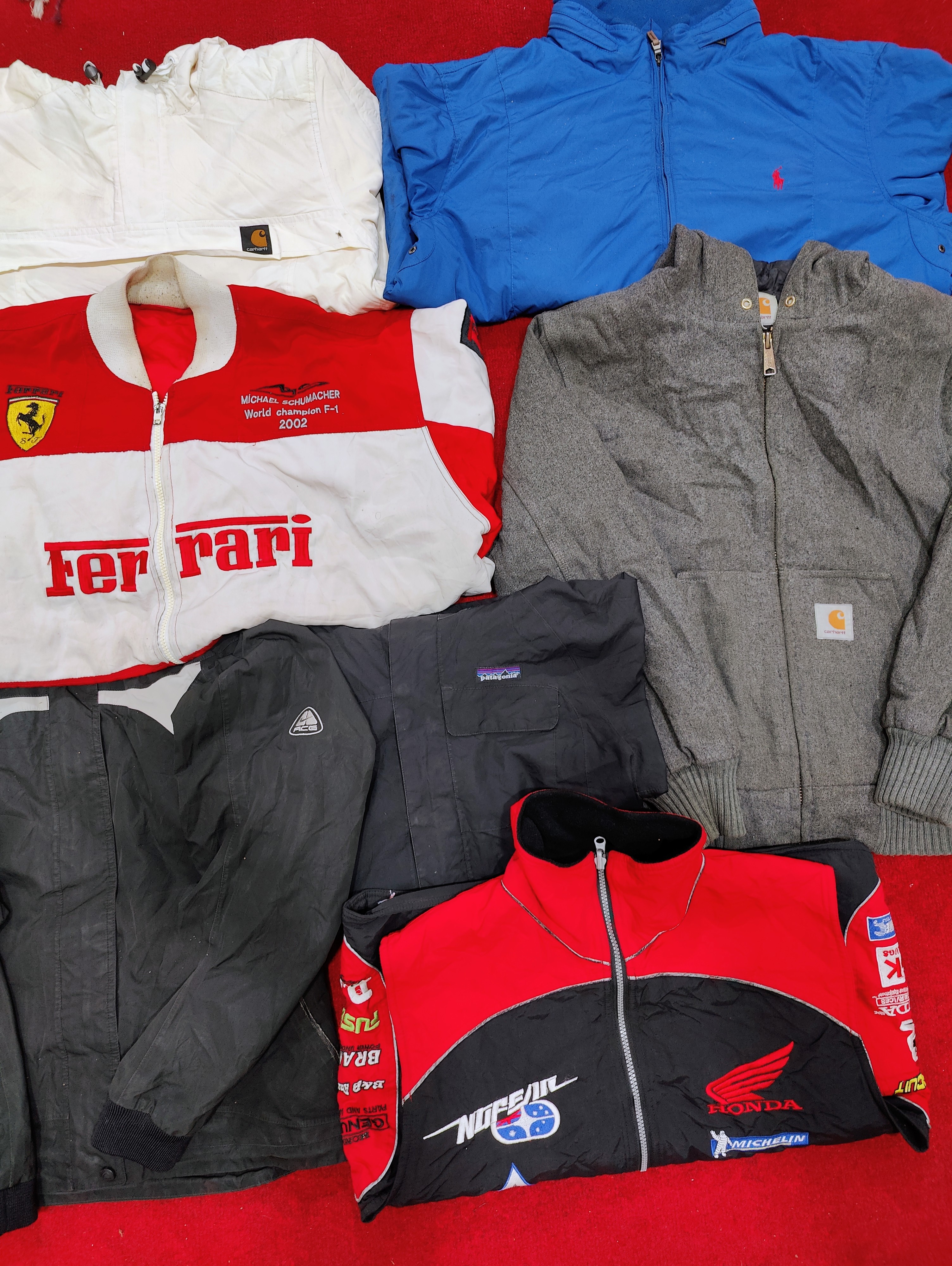 Vestes de marques mélangées