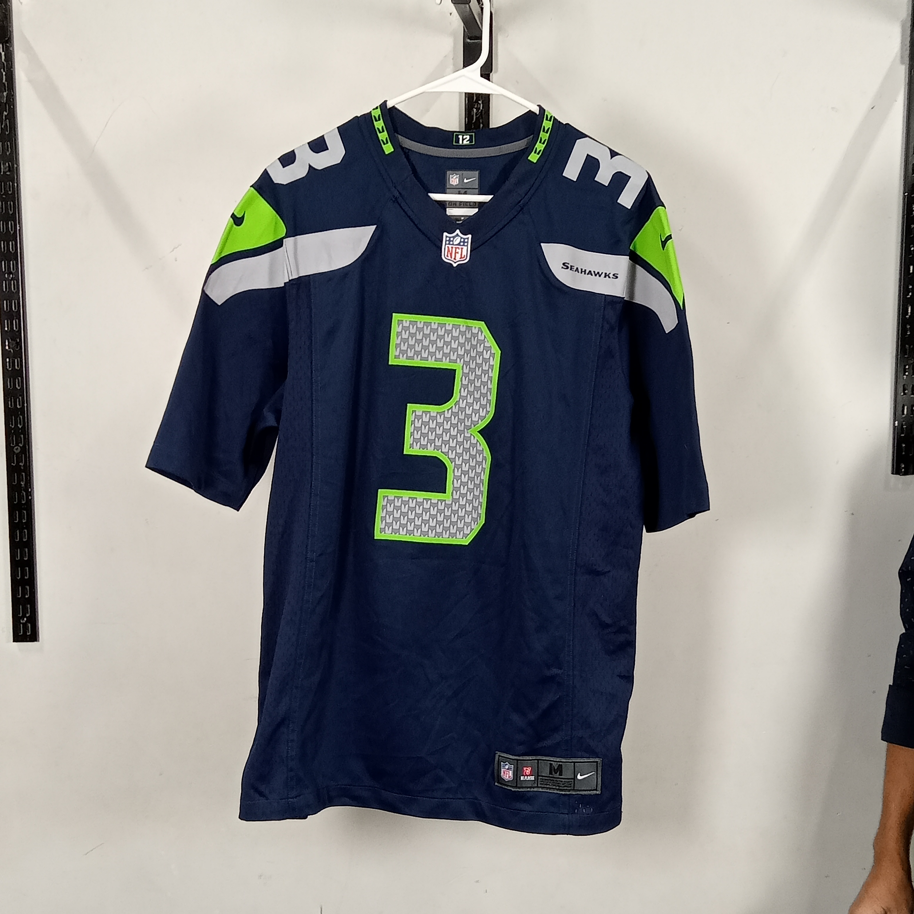 NFL, NBA MAJESTIC JERSEYS - BUNDLE 04