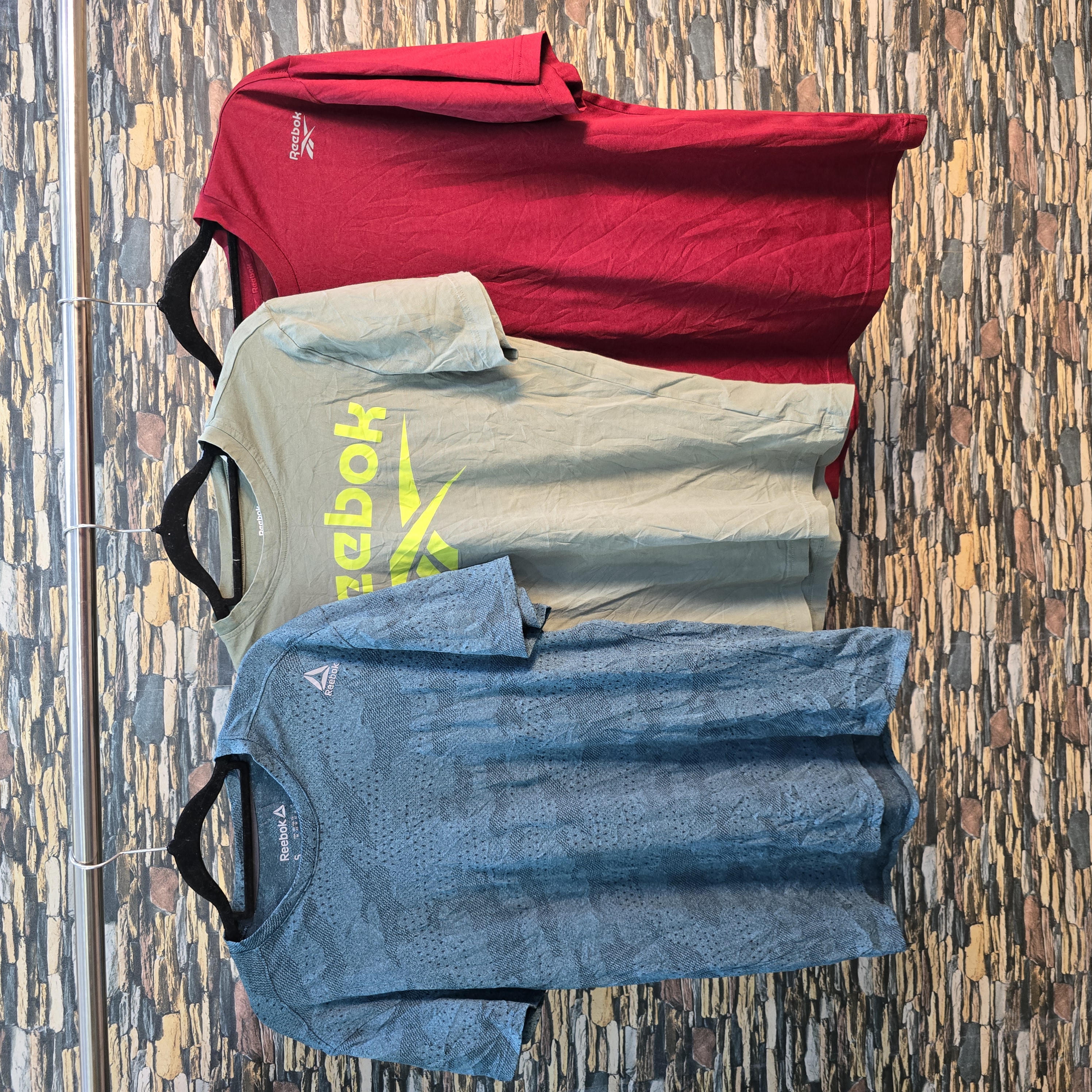 AV-0400 Reebok T-Shirts