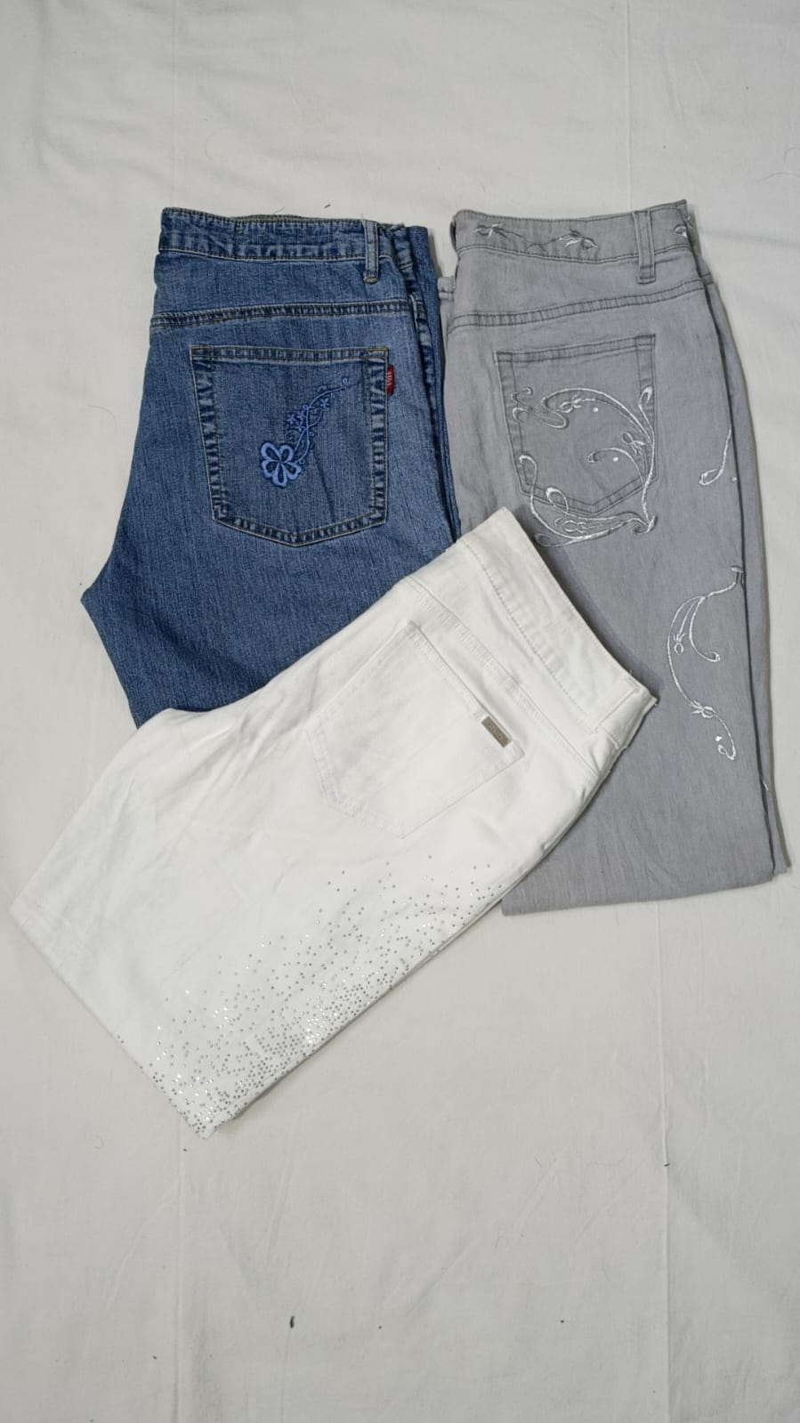 Floral Embroidery Jeans