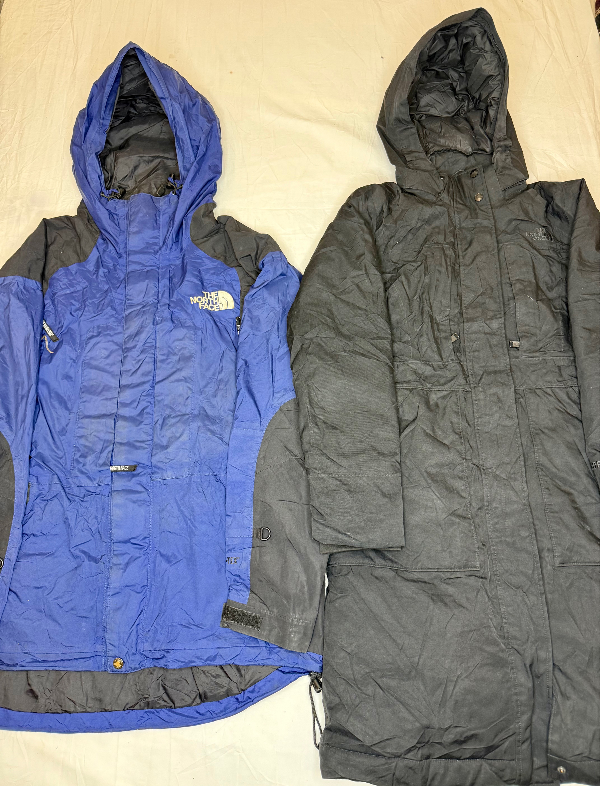 The North Face Windbreaker | V-T192