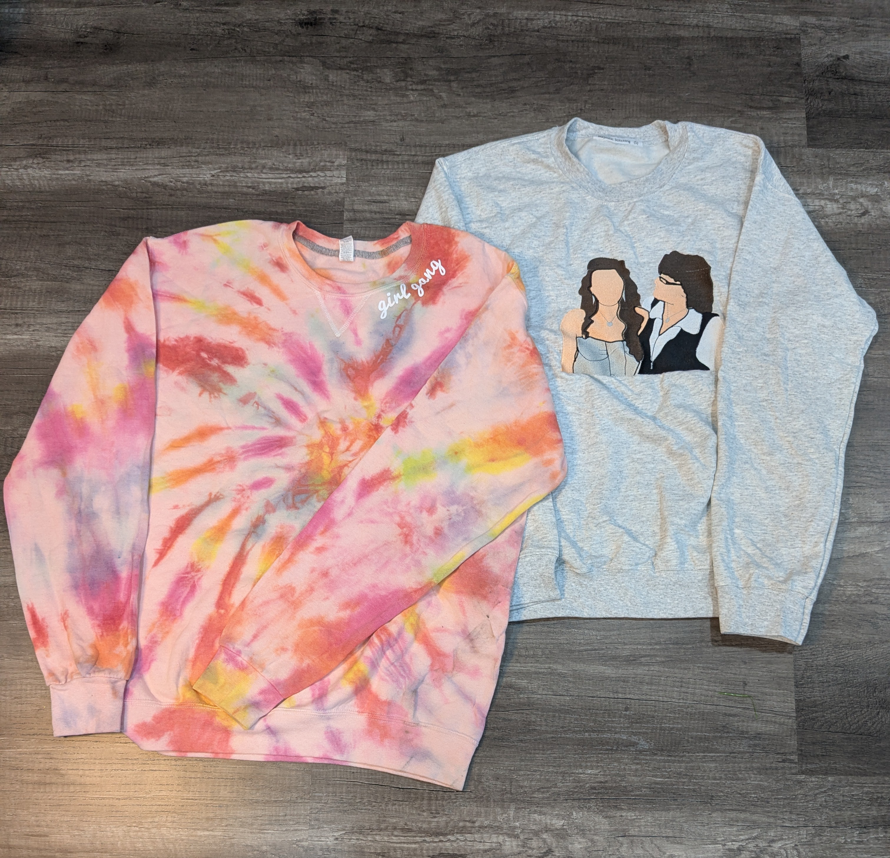 1110 - Vintage Style Sweatshirt & Hoodies