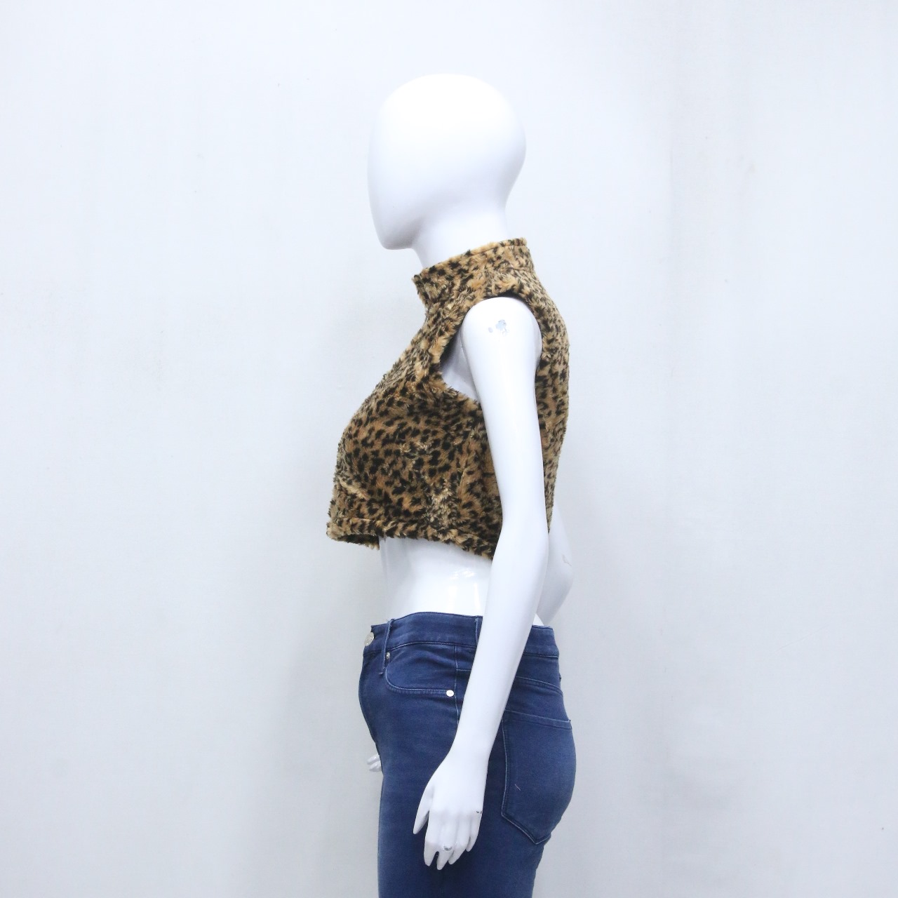 CR971 Upcycled Faux Fur Cropped Vest