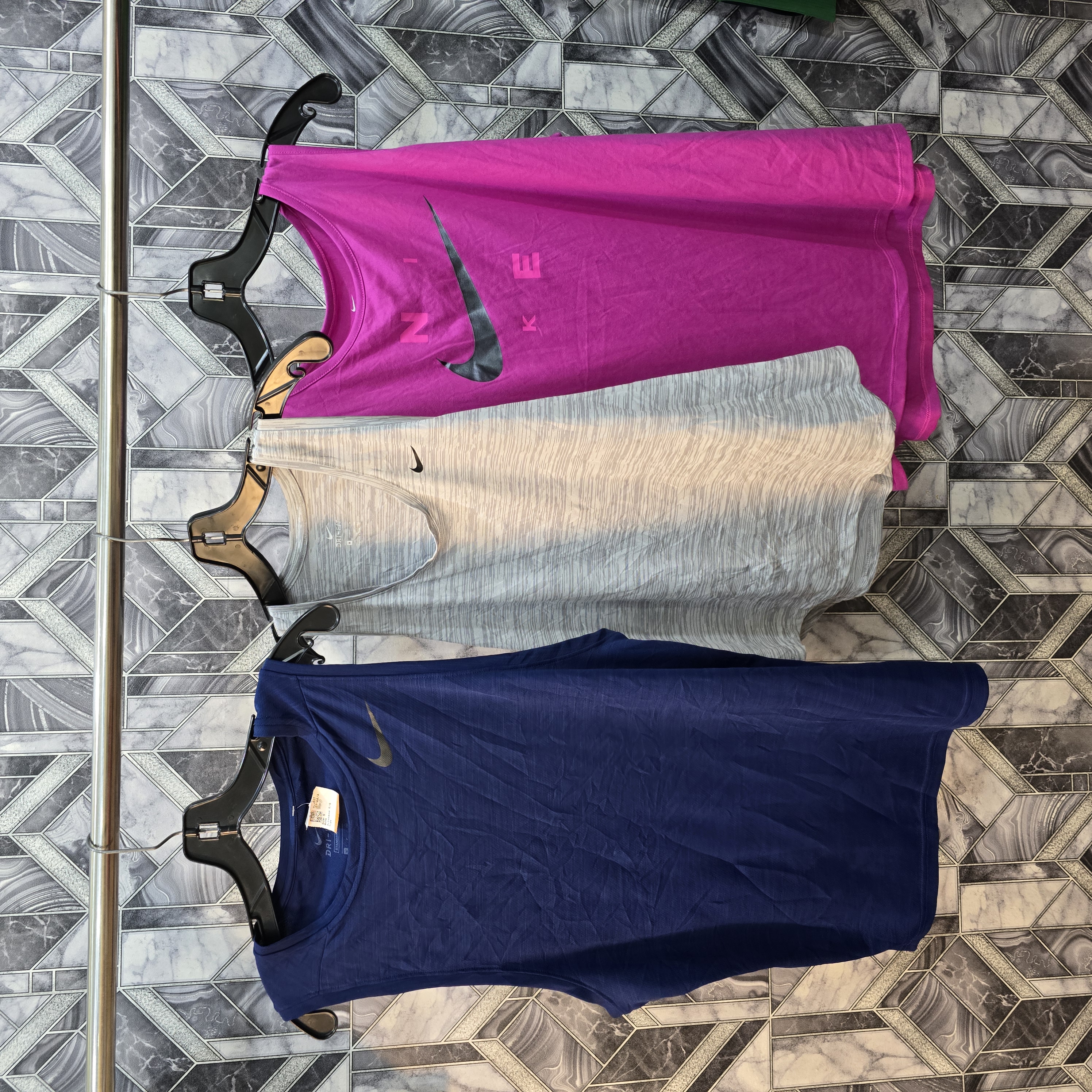 AV-0428 Nike Tank Tops