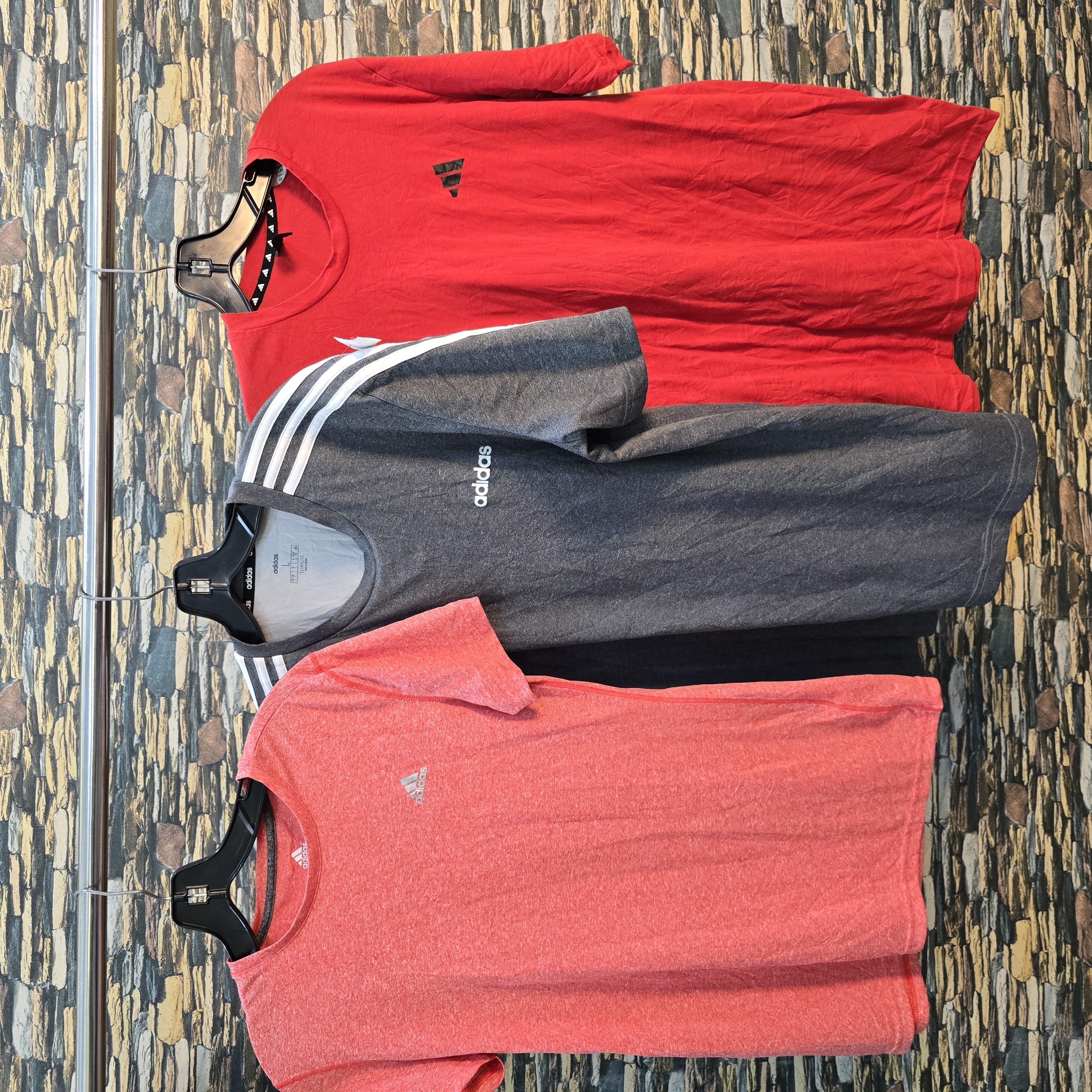 AV-0435 Adidas T-Shirts S/S